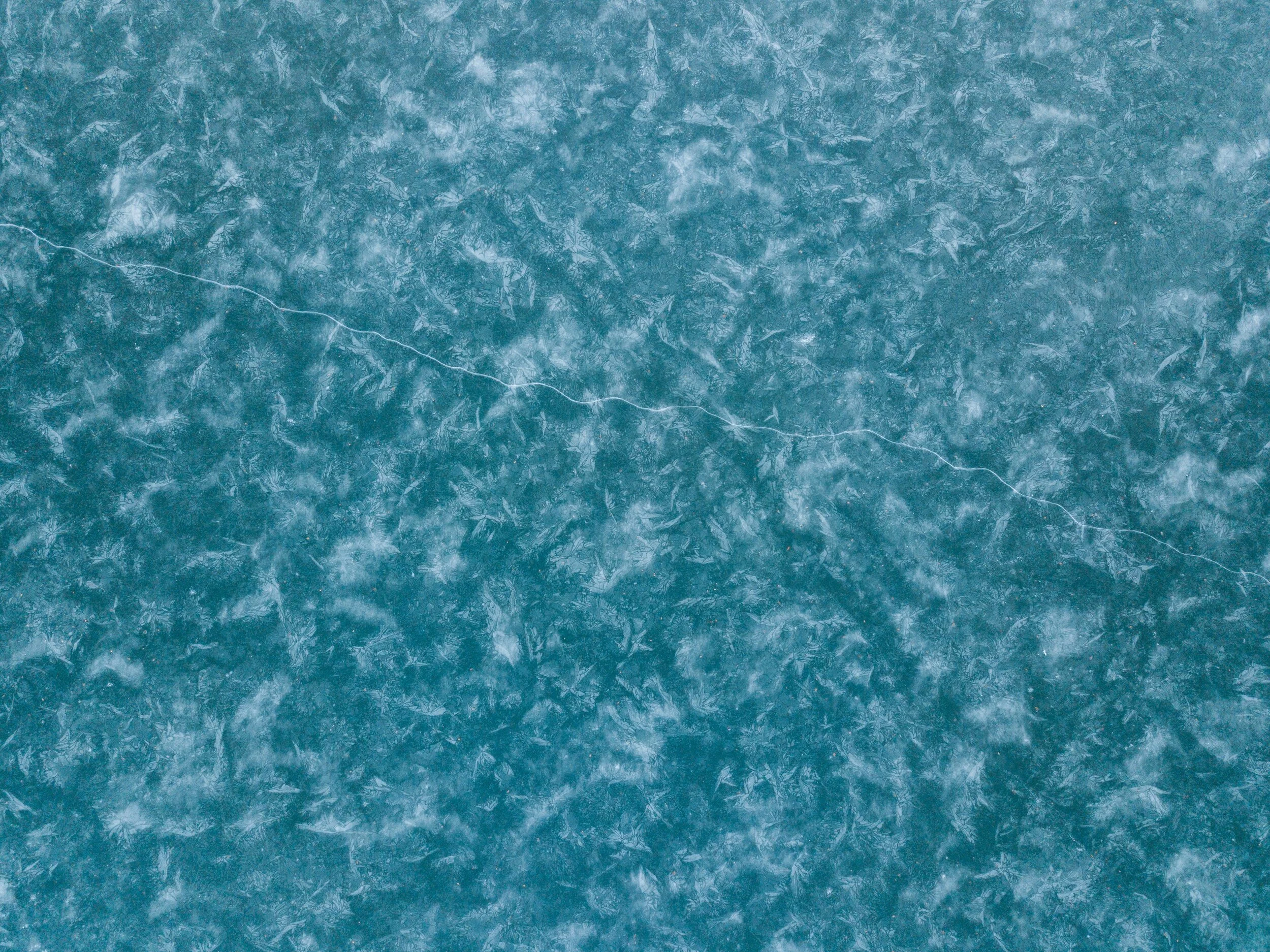 aaron-burden--IQGXSMLYJc-unsplash.jpg