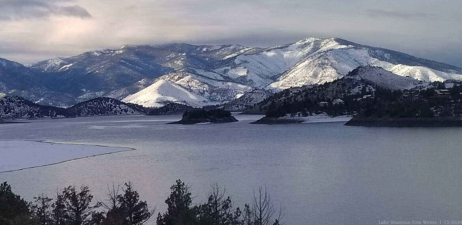 Snowing-on-the-lake-Compressed.jpg