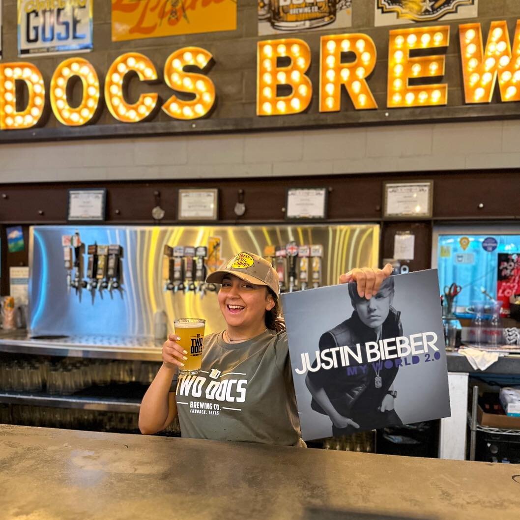 We asked Penelope to pick her favorite vinyl from our collection&hellip; at least she has good taste in beer. Join us tonight for Vinyl Night from 6-9 PM! BYO Vinyls to be played, choose from our collection, and buy more from a local vinyl vendor sel