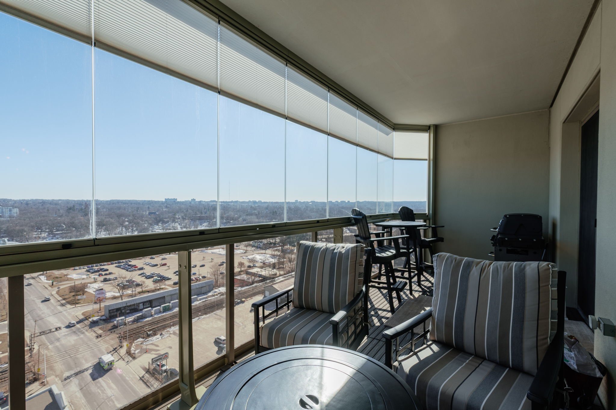 13-Renaissance II Condo Building-1708-330 Ridout St N-London ON-Kim Boyer-Your Butler Realty-DSC_1523-HDR.jpg