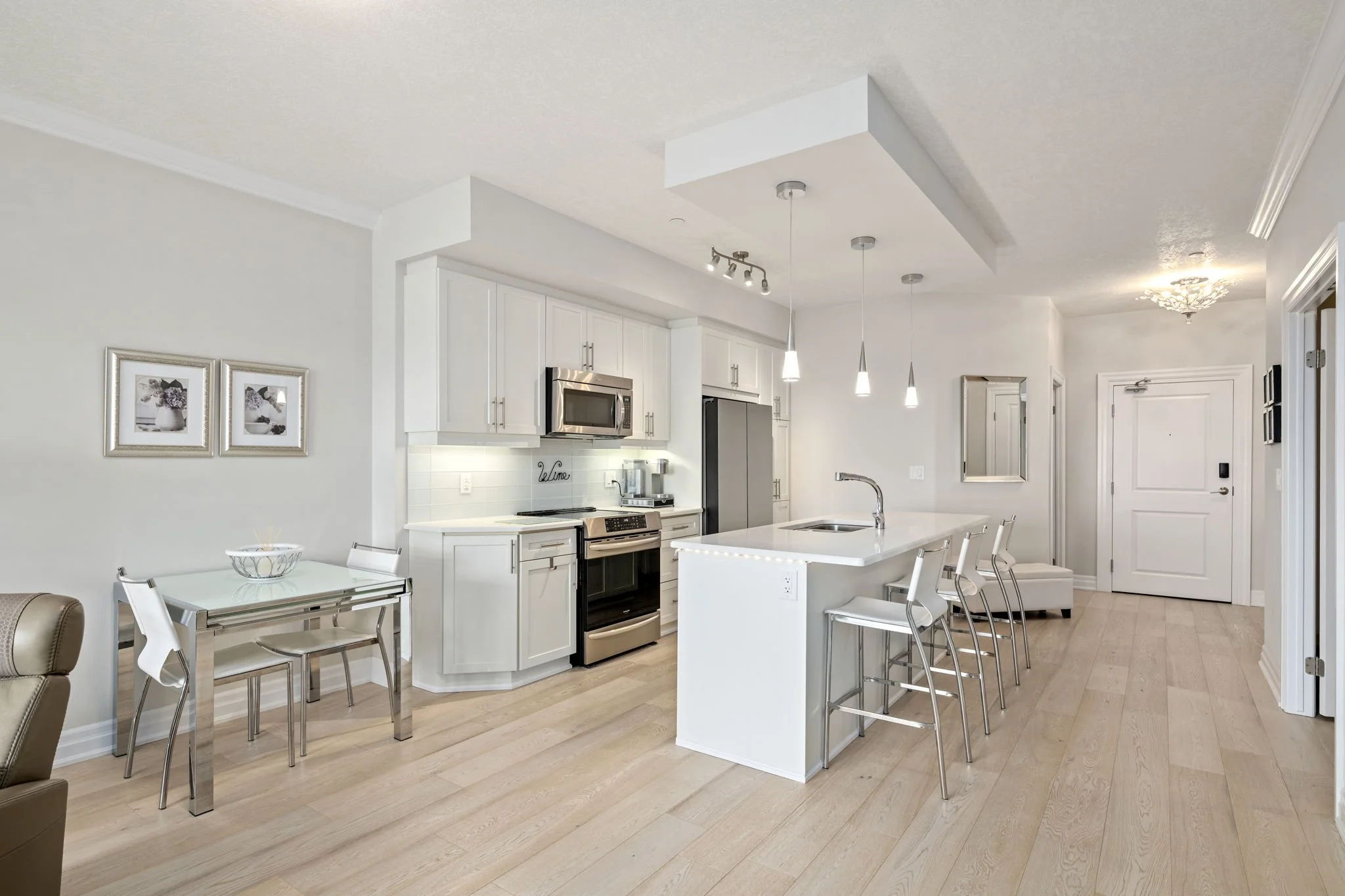 05-1304-240 Villagewalk Blvd-Kim Boyer-Your Butler Realty-DSC_6760.jpg