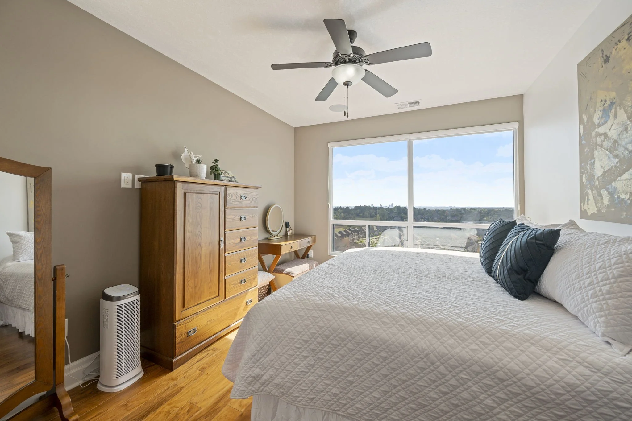 15--1303-240 Villagwalk Blvd-Kim Boyer-Your Butler Realty--DSC_3407.jpg