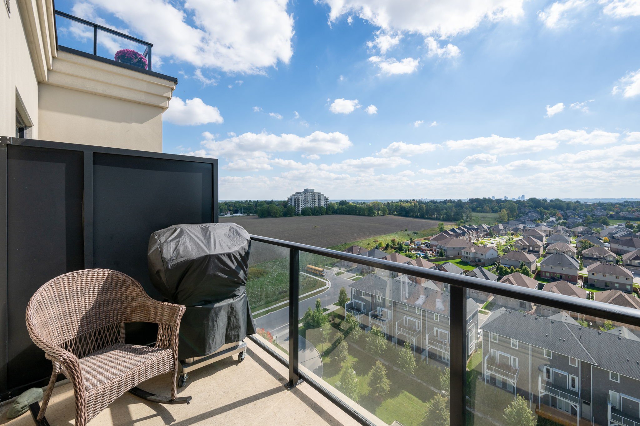 12--1303-240 Villagwalk Blvd-Kim Boyer-Your Butler Realty--DSC_3417.jpg