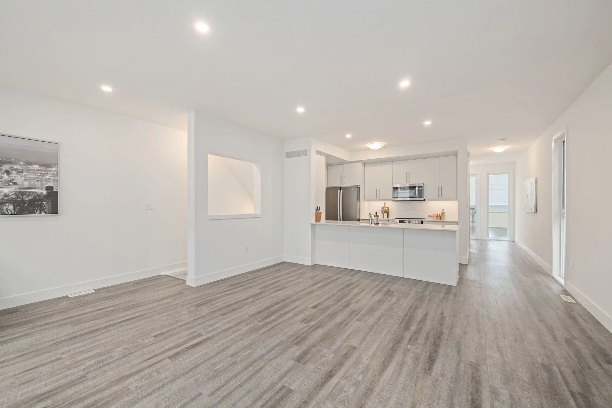 08-25-234 Edgevalley Rd-London ON-Kim Boyer-Your Butler Realty-DSC_1832.jpg