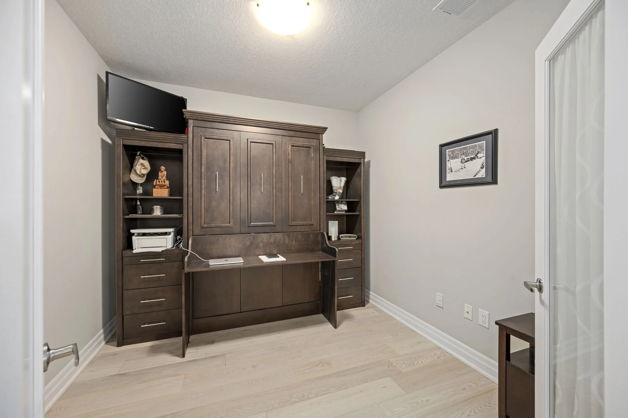 12-1304-240 Villagewalk Blvd-Kim Boyer-Your Butler Realty-DSC_6718.jpg