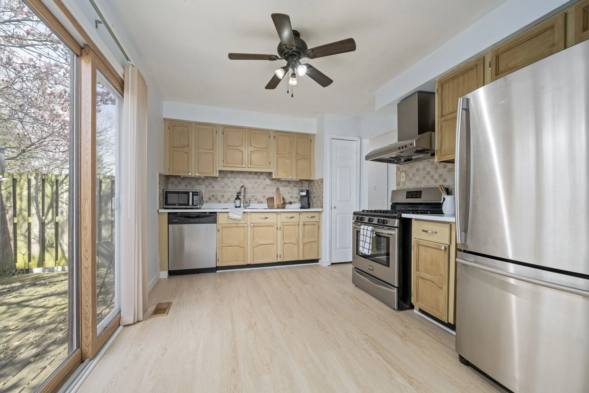 07-60 Brunswick Ave-London ON-Kim Boyer-Real Estate Agent-Your Butler Realty-DSC_9087.jpg
