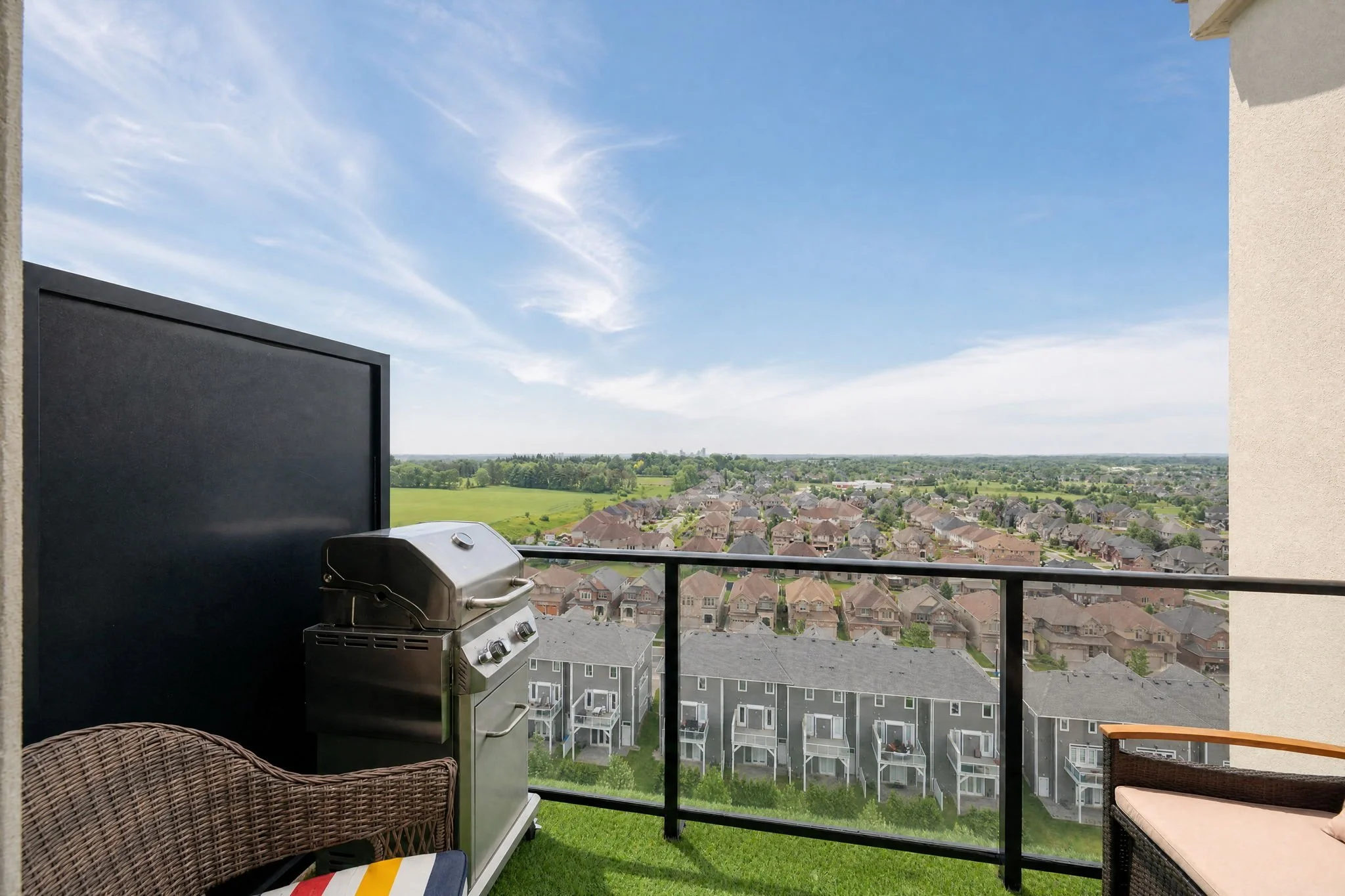 17-1303-240 Villagewalk Blvd-Kim Boyer-Your Butler Realty-DSC_0623.jpg