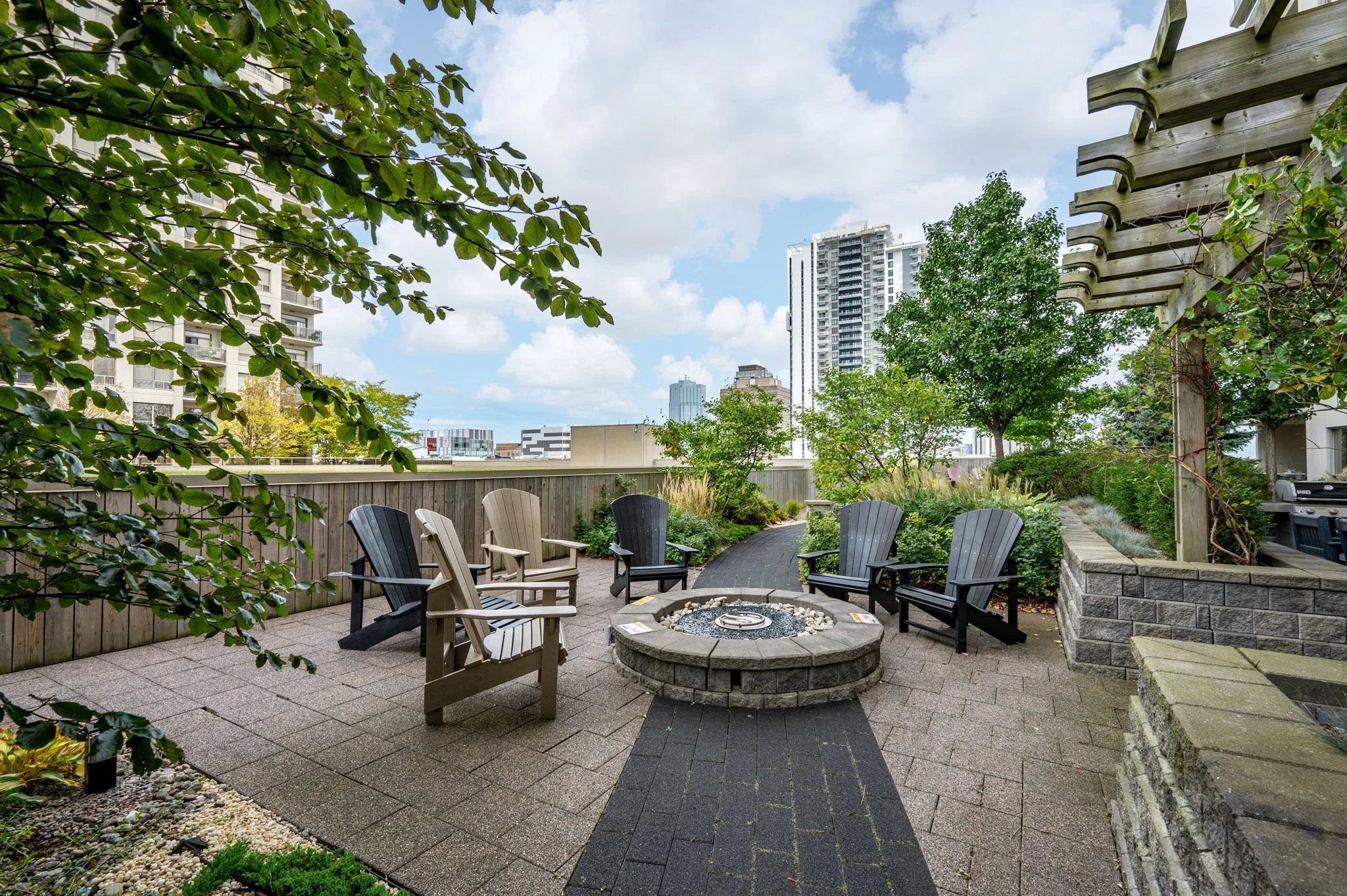 47-Renaissance II Condo Building-330 Ridout St N-London ON-Kim Boyer-Your Butler Realty-Terrace-DSC_0727.jpg