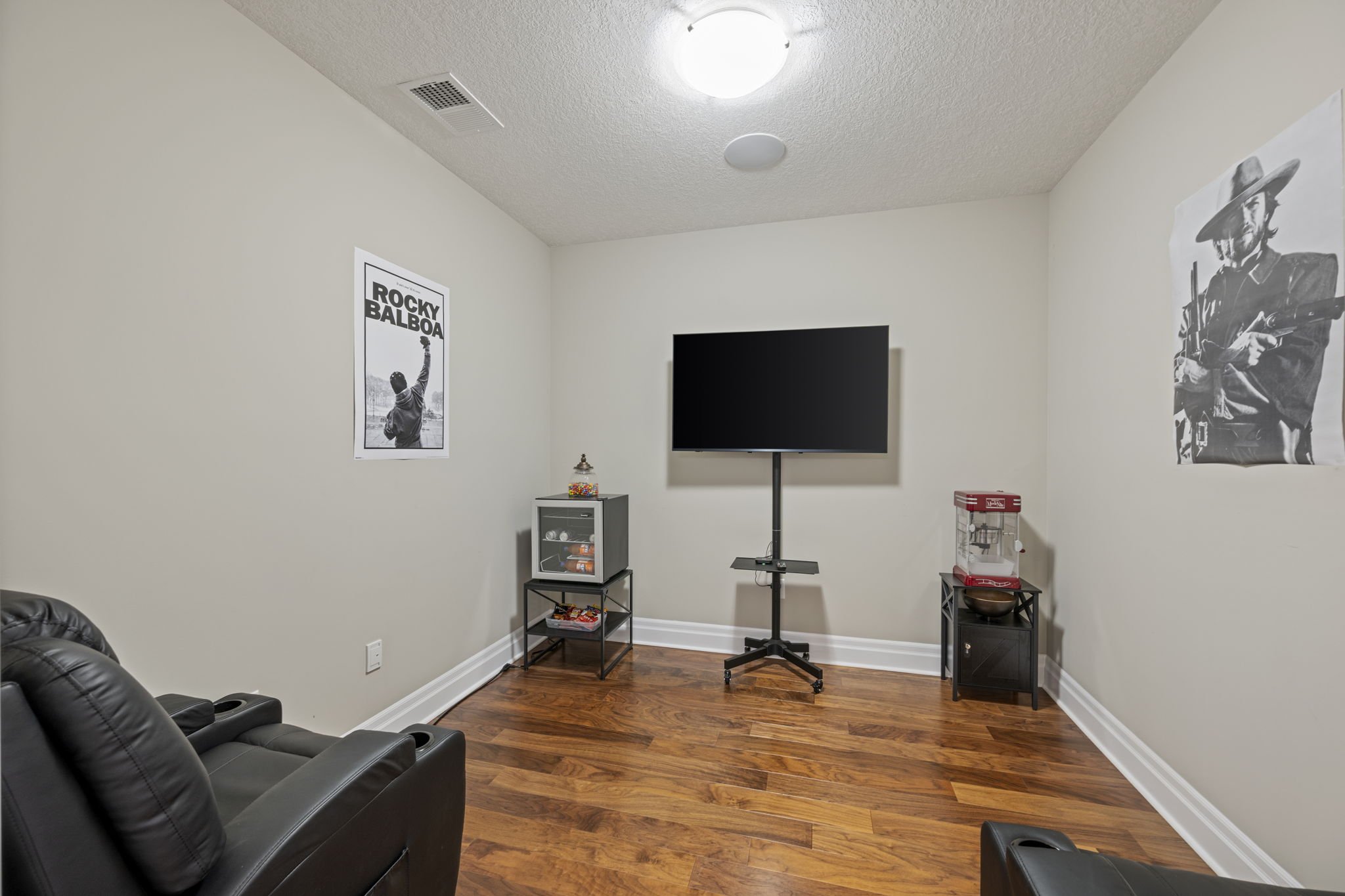22--1303-240 Villagwalk Blvd-Kim Boyer-Your Butler Realty--DSC_3377.jpg