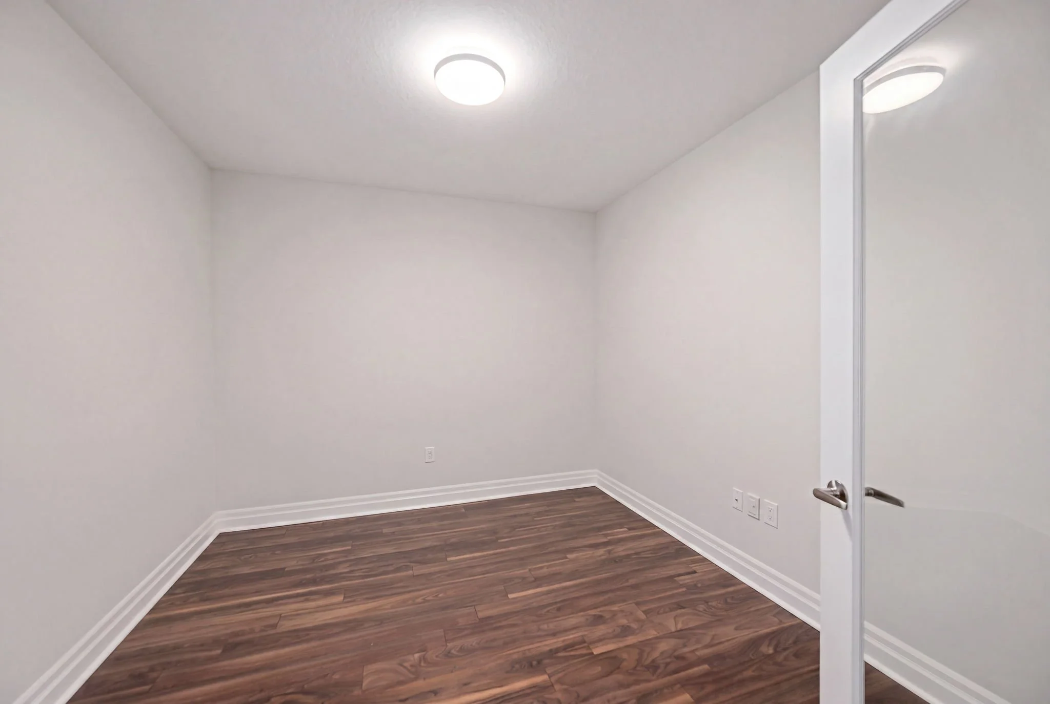 27--701-260 Villagewalk Blvd-London ON--Kim Boyer-Your Butler Realty--DSC_5903.jpg