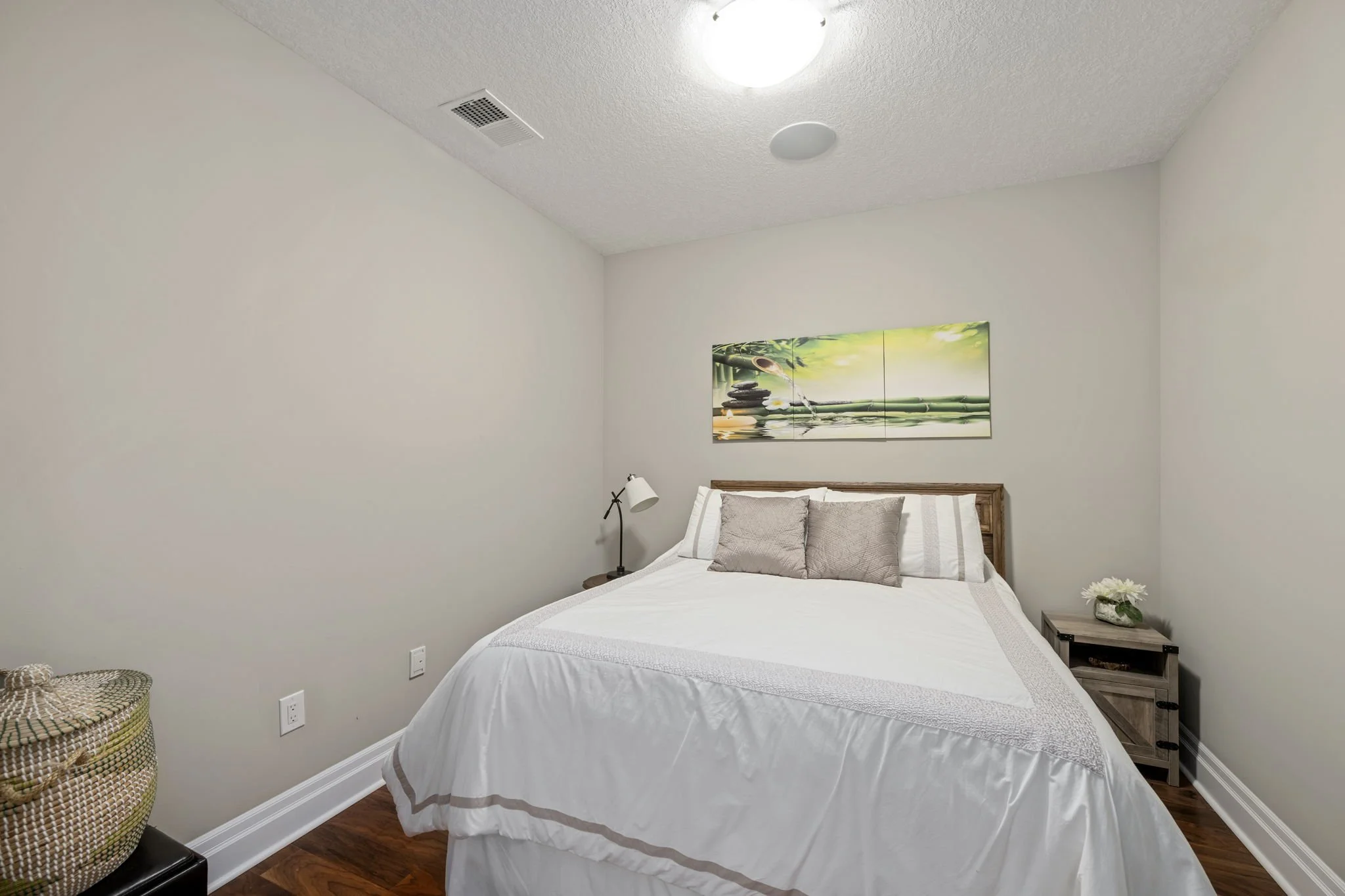 21-1303-240 Villagewalk Blvd-Kim Boyer-Your Butler Realty-DSC_0560.jpg