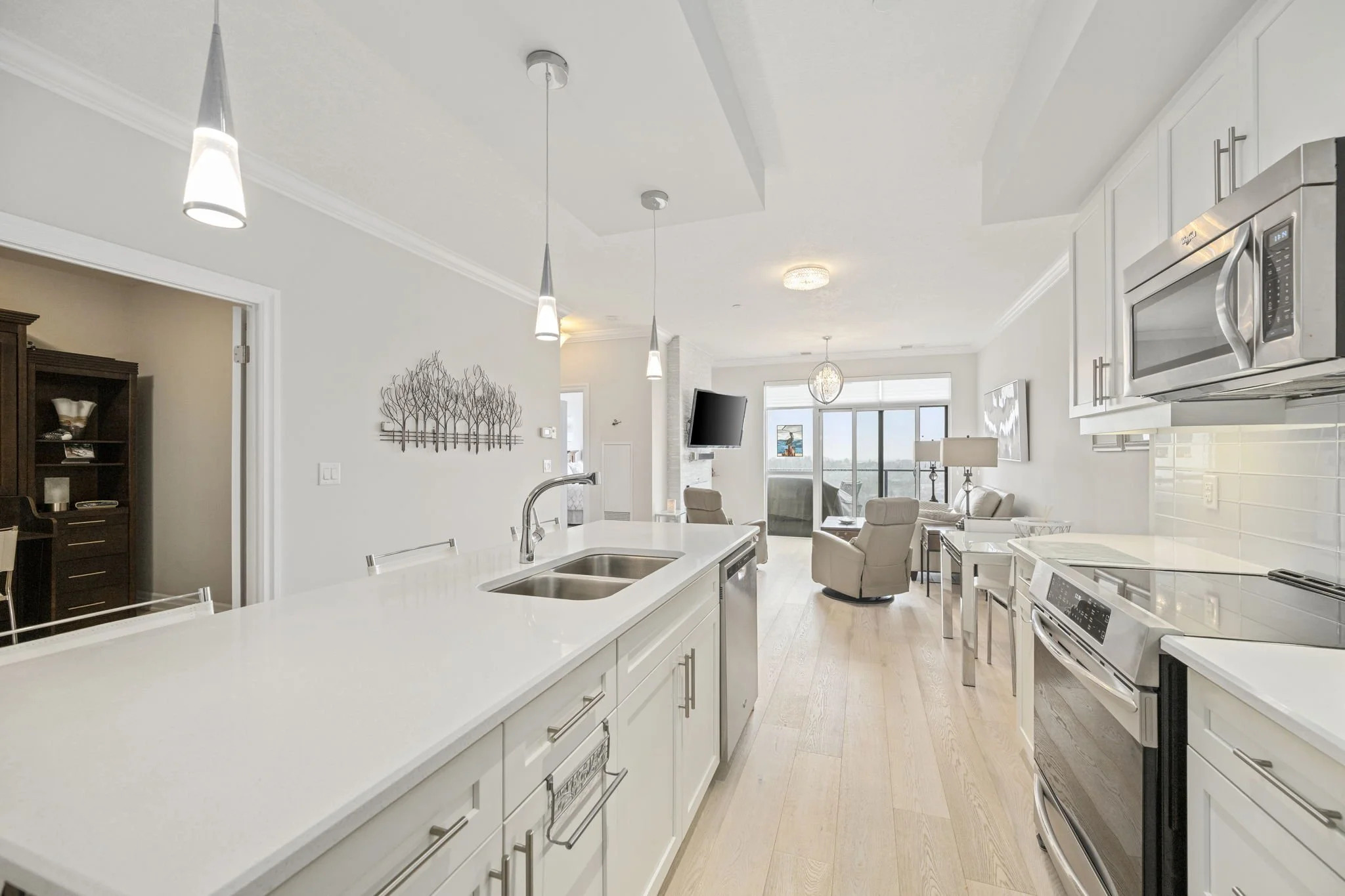 11-1304-240 Villagewalk Blvd-Kim Boyer-Your Butler Realty-DSC_6747.jpg