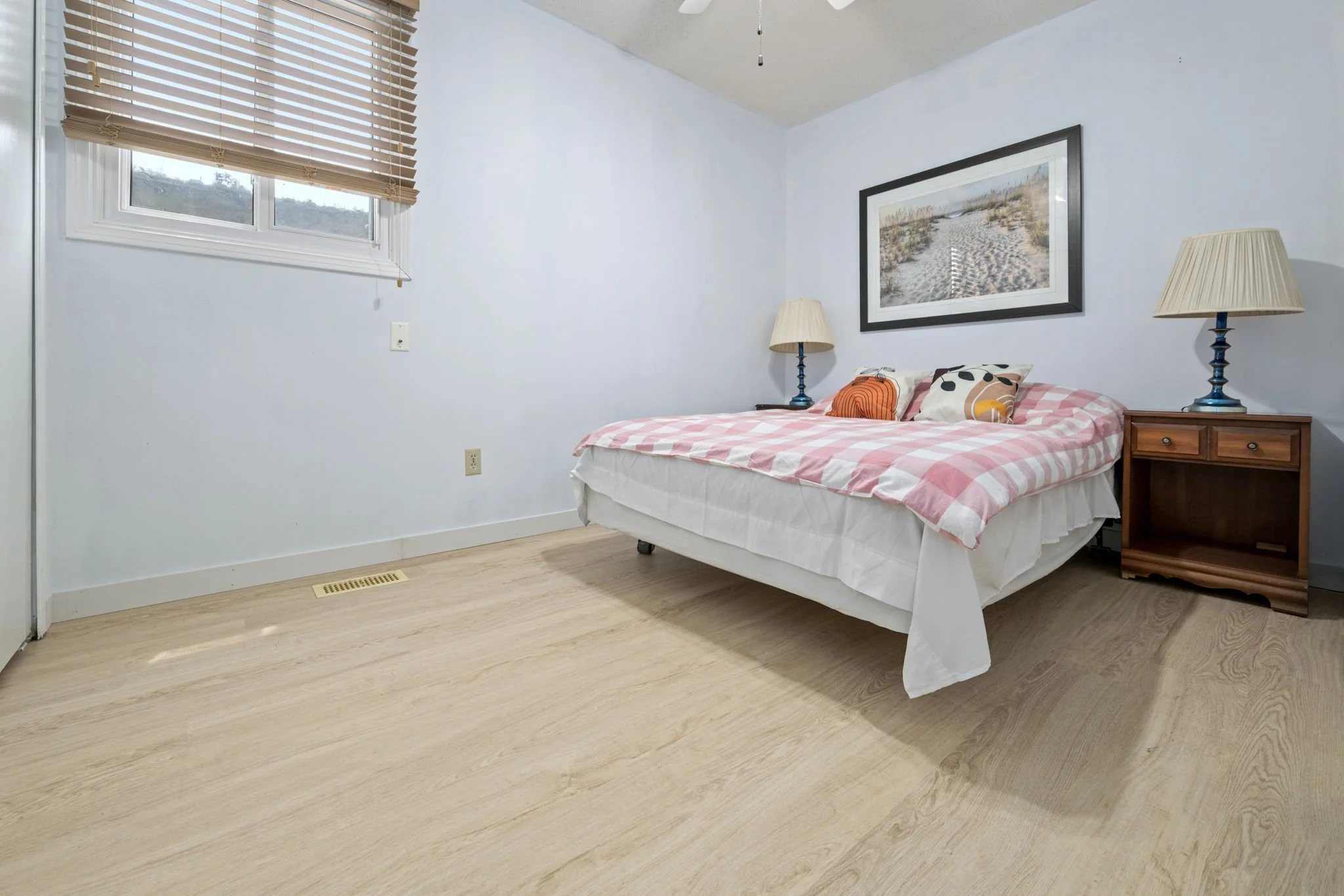 17-60 Brunswick Ave-London ON-Kim Boyer-Your Butler Realty-DSC_9140.jpg