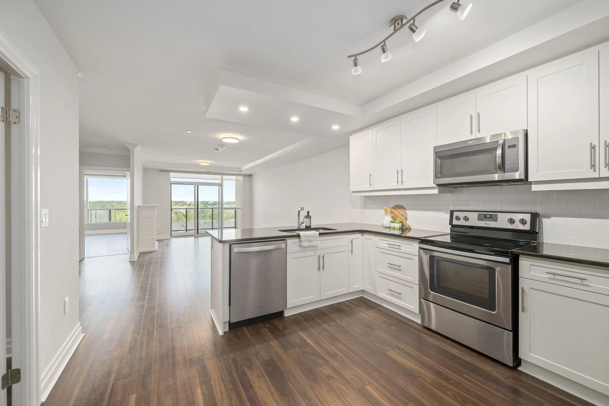 07--701-260 Villagewalk Blvd-London ON--Kim Boyer-Your Butler Realty--web-or-mls-DSC_5970.jpg