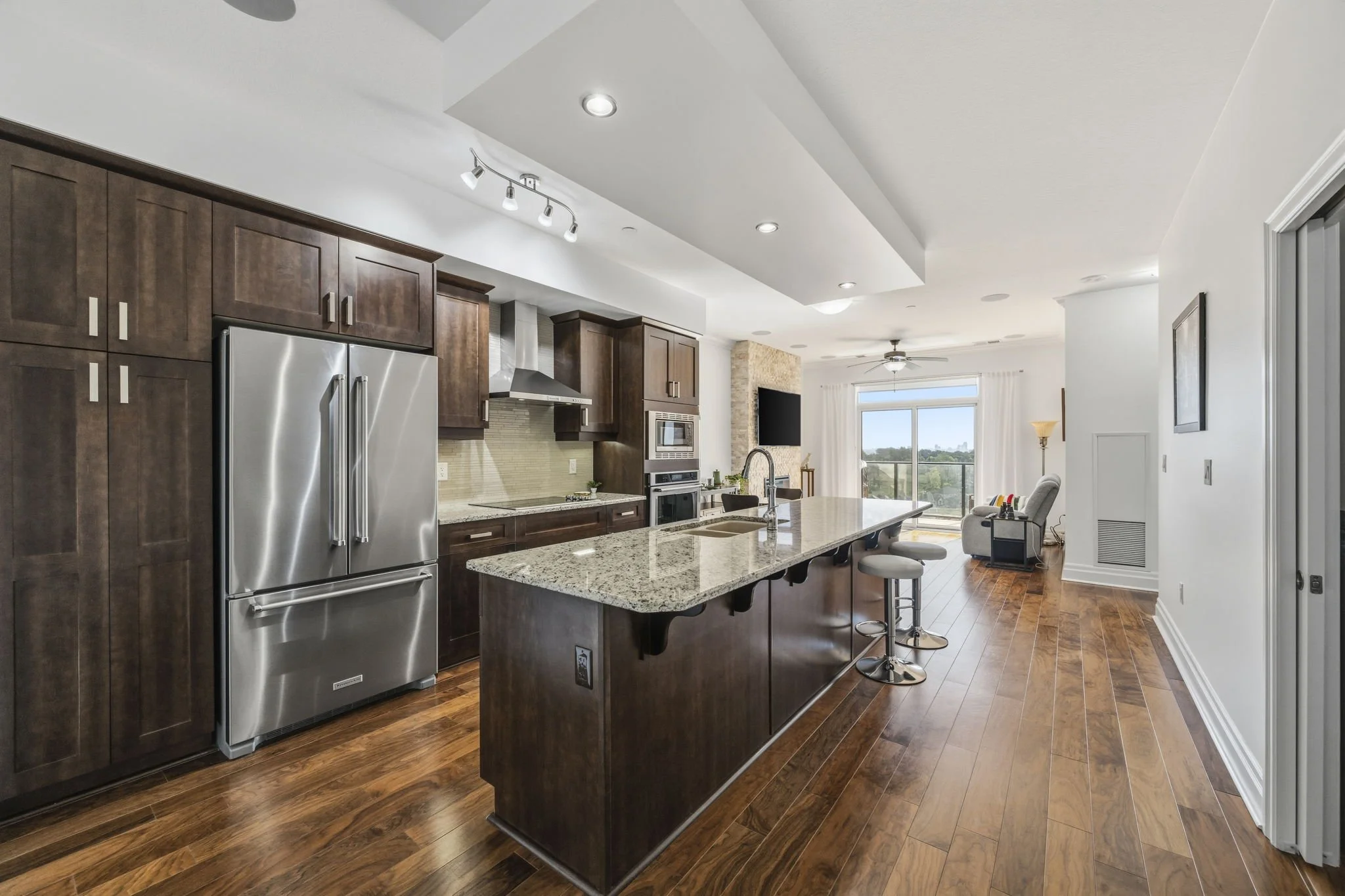 04--1303-240 Villagwalk Blvd-Kim Boyer-Your Butler Realty--DSC_3367.jpg