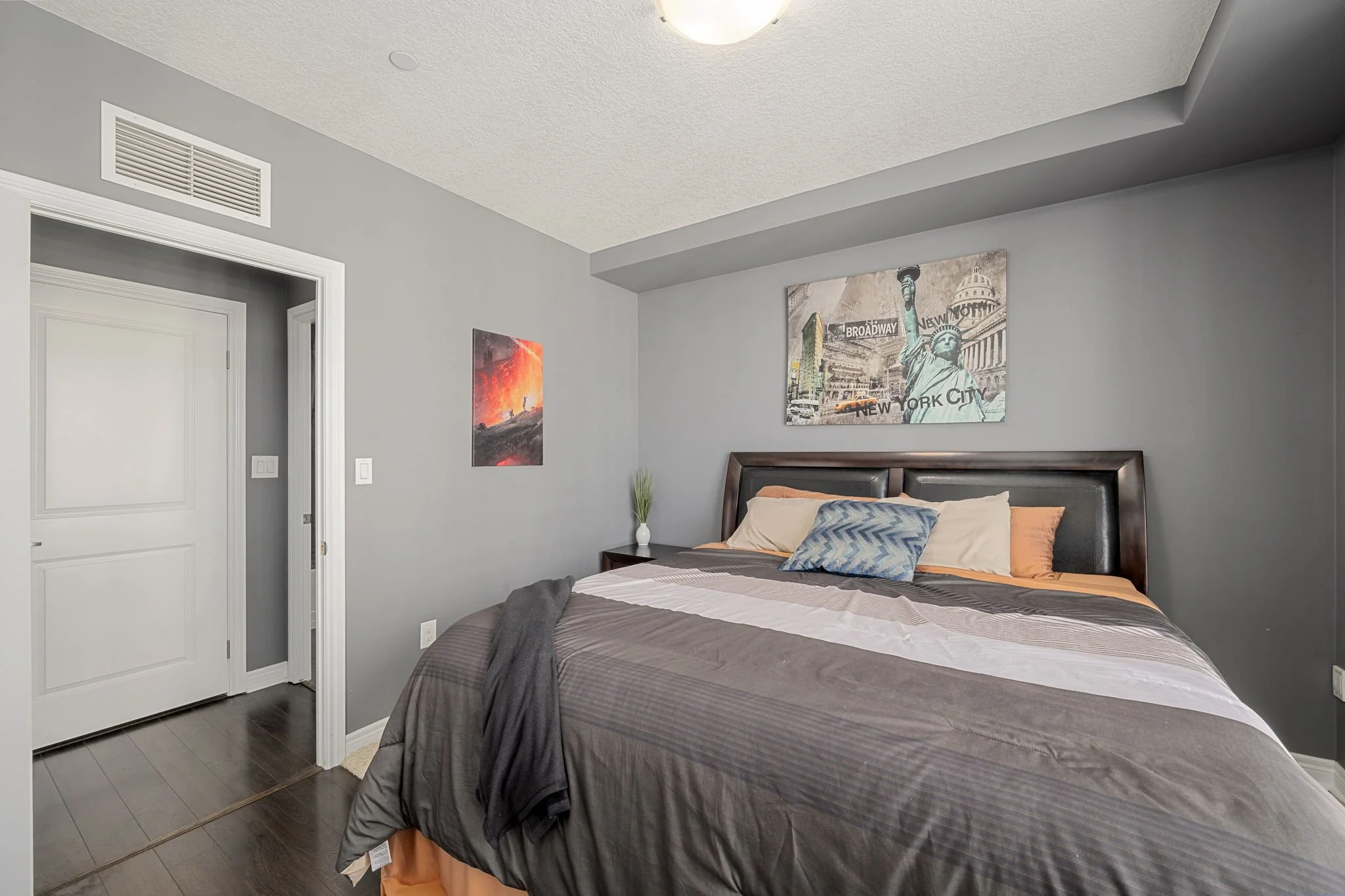 16-Renaissance II-330 Ridout St N-London ON-Kim Boyer-Your Butler Realty-DSC_0217.jpg