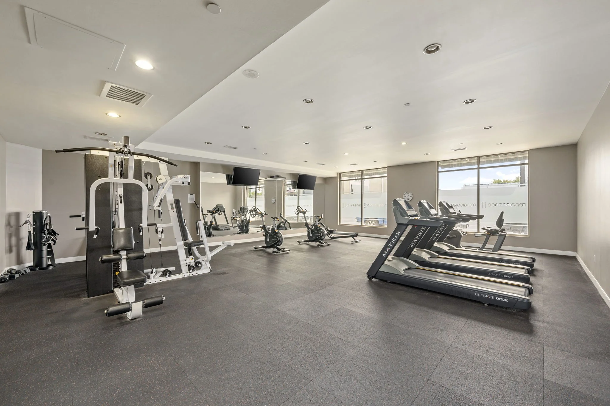 26-Renaissance II-330 Ridout St N-London ON-Kim Boyer-Your Butler Realty-Gym-DSC_0765.jpg