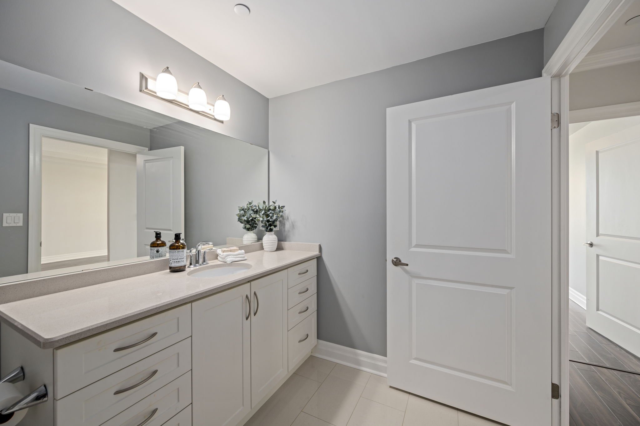 22--701-260 Villagewalk Blvd-London ON--Kim Boyer-Your Butler Realty--DSC_5927.jpg