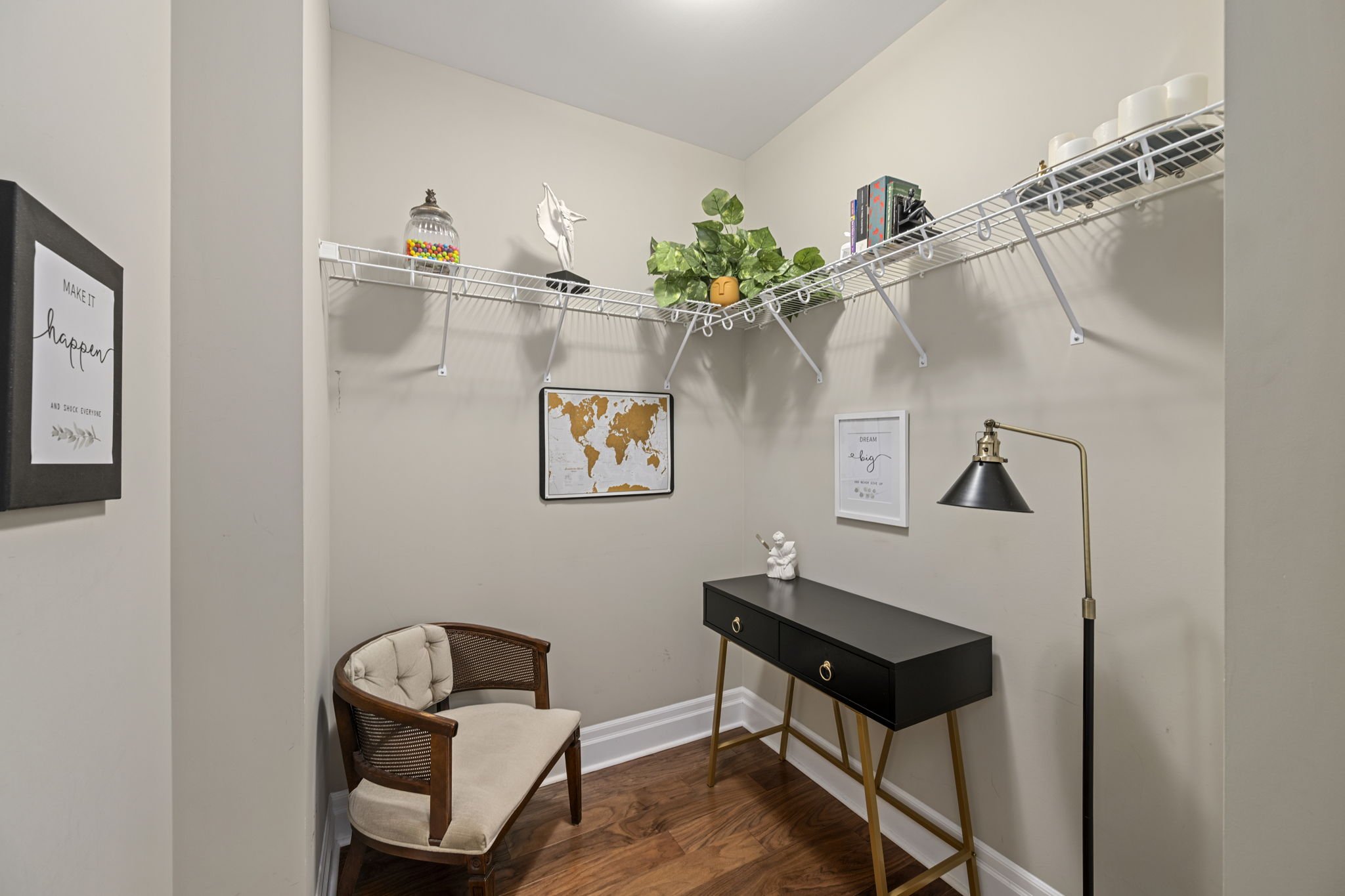 23-1303-240 Villagewalk Blvd-Kim Boyer-Your Butler Realty-DSC_0649.jpg