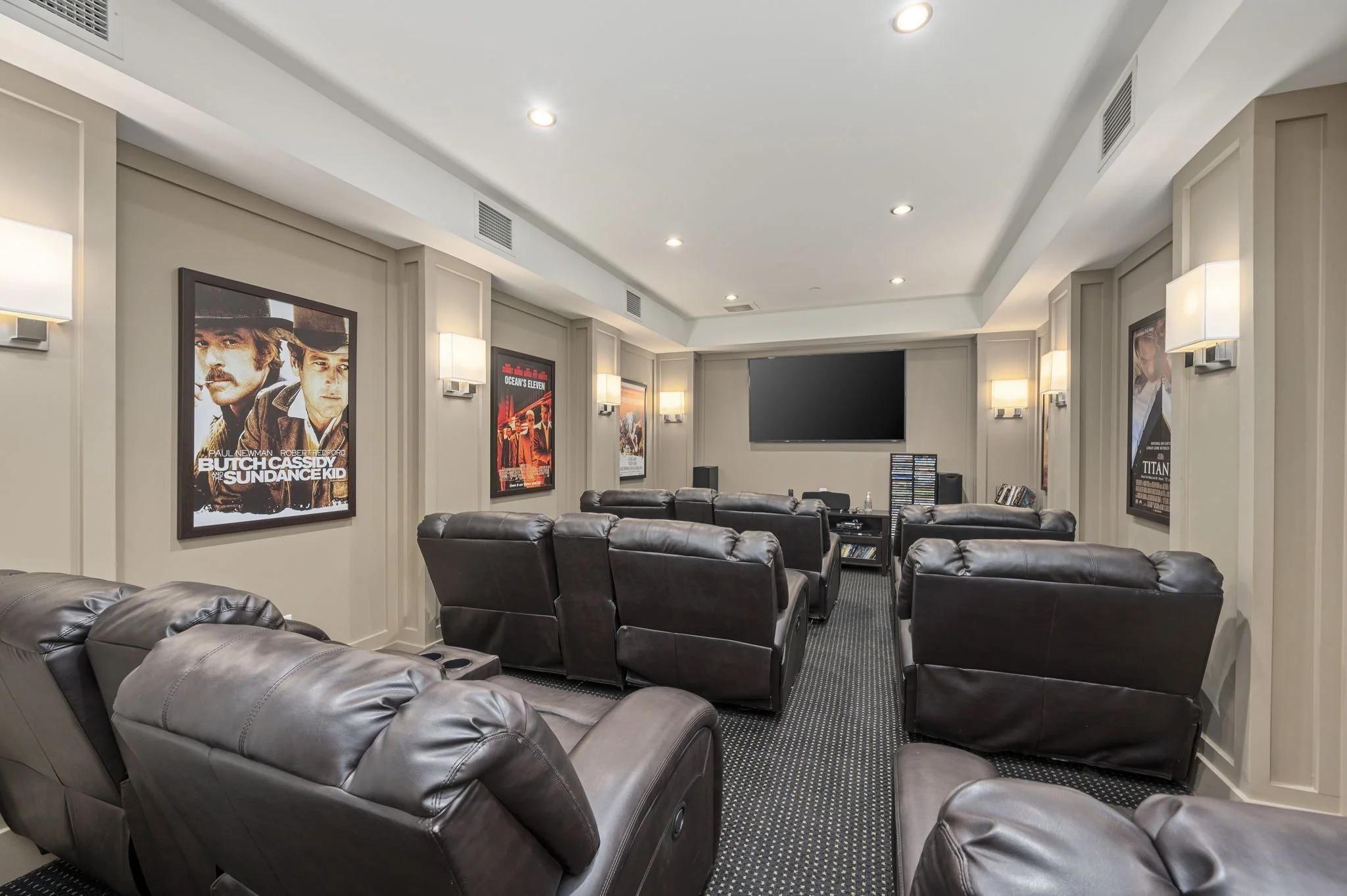 36-Renaissance II Condo Building-330 Ridout St N-London ON-Kim Boyer-Your Butler Realty-Theatre-DSC_0757.jpg