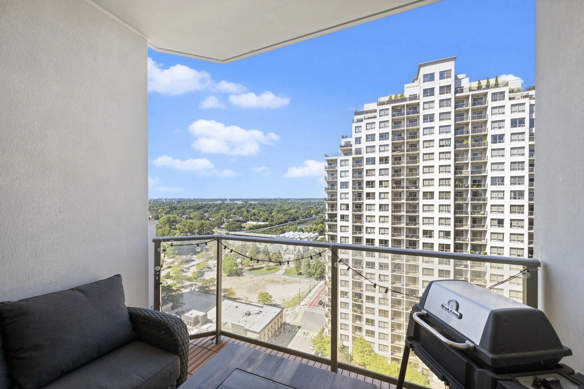 11-Renaissance II-330 Ridout St N-London ON-Kim Boyer-Your Butler Realty-DSC_0231.jpg