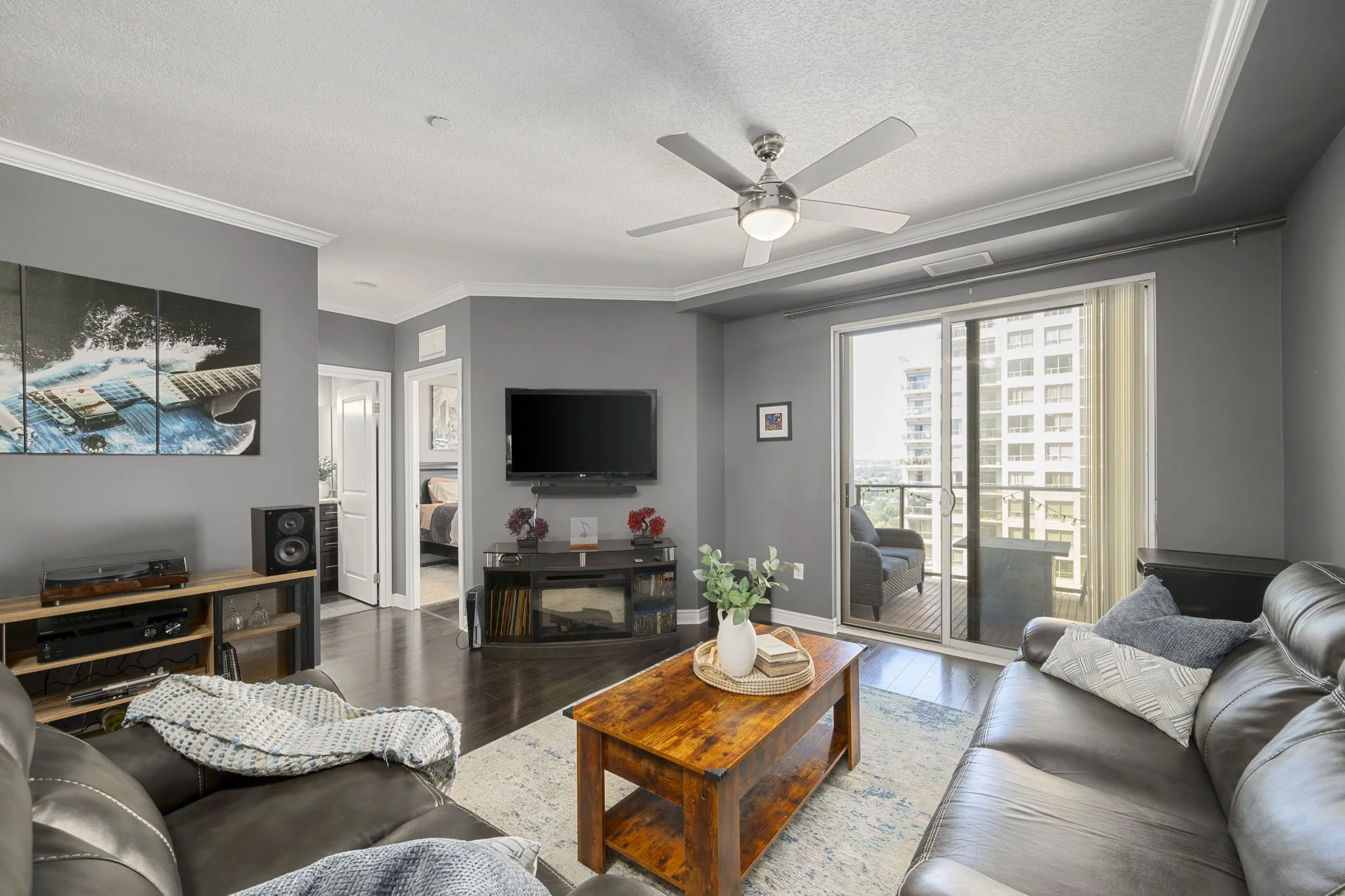 13-Renaissance II-330 Ridout St N-London ON-Kim Boyer-Your Butler Realty-DSC_0195.jpg