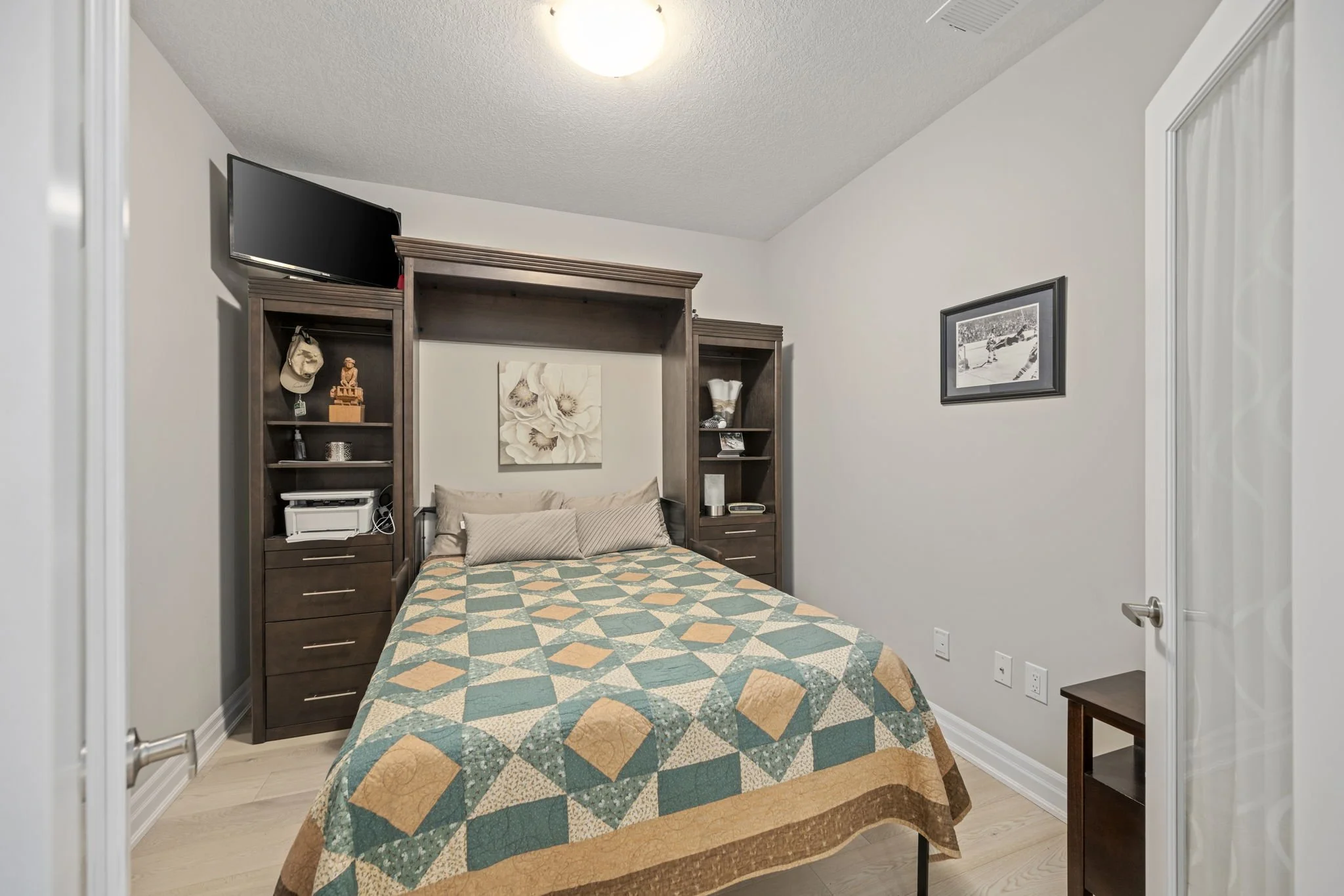 13-1304-240 Villagewalk Blvd-Kim Boyer-Your Butler Realty-DSC_6721.jpg
