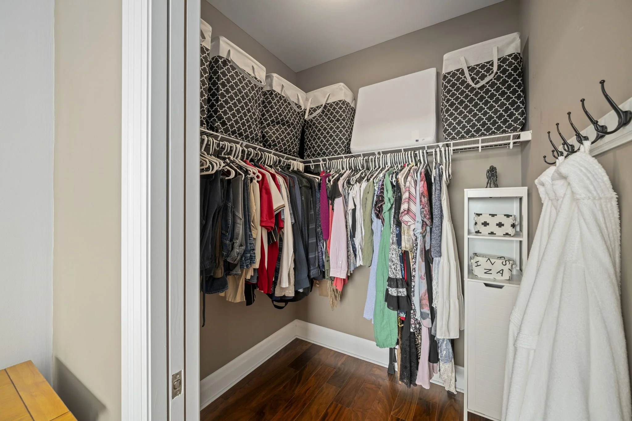 11-1303-240 Villagewalk Blvd-Kim Boyer-Your Butler Realty-DSC_0618.jpg