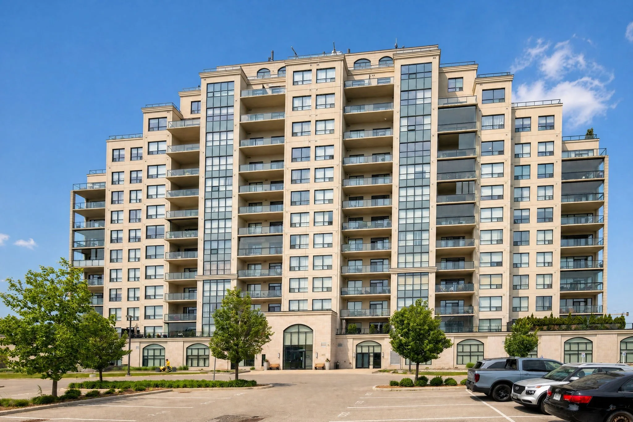 37-1303-240 Villagewalk Blvd-Kim Boyer-Your Butler Realty-DSC_0665.jpg