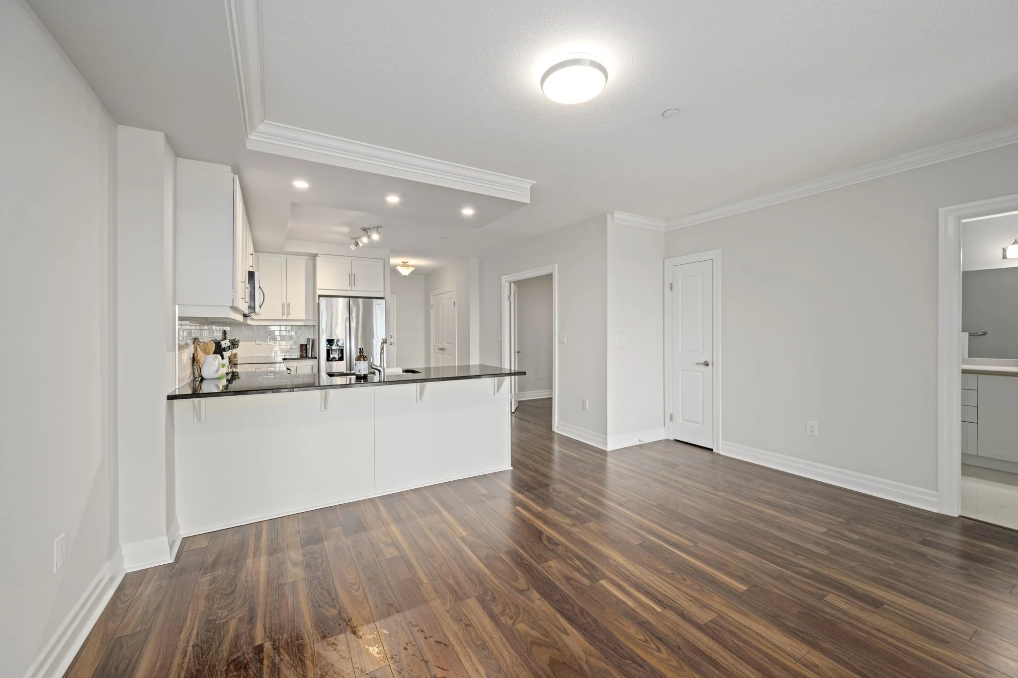 09--701-260 Villagewalk Blvd-London ON--Kim Boyer-Your Butler Realty--DSC_5954.jpg