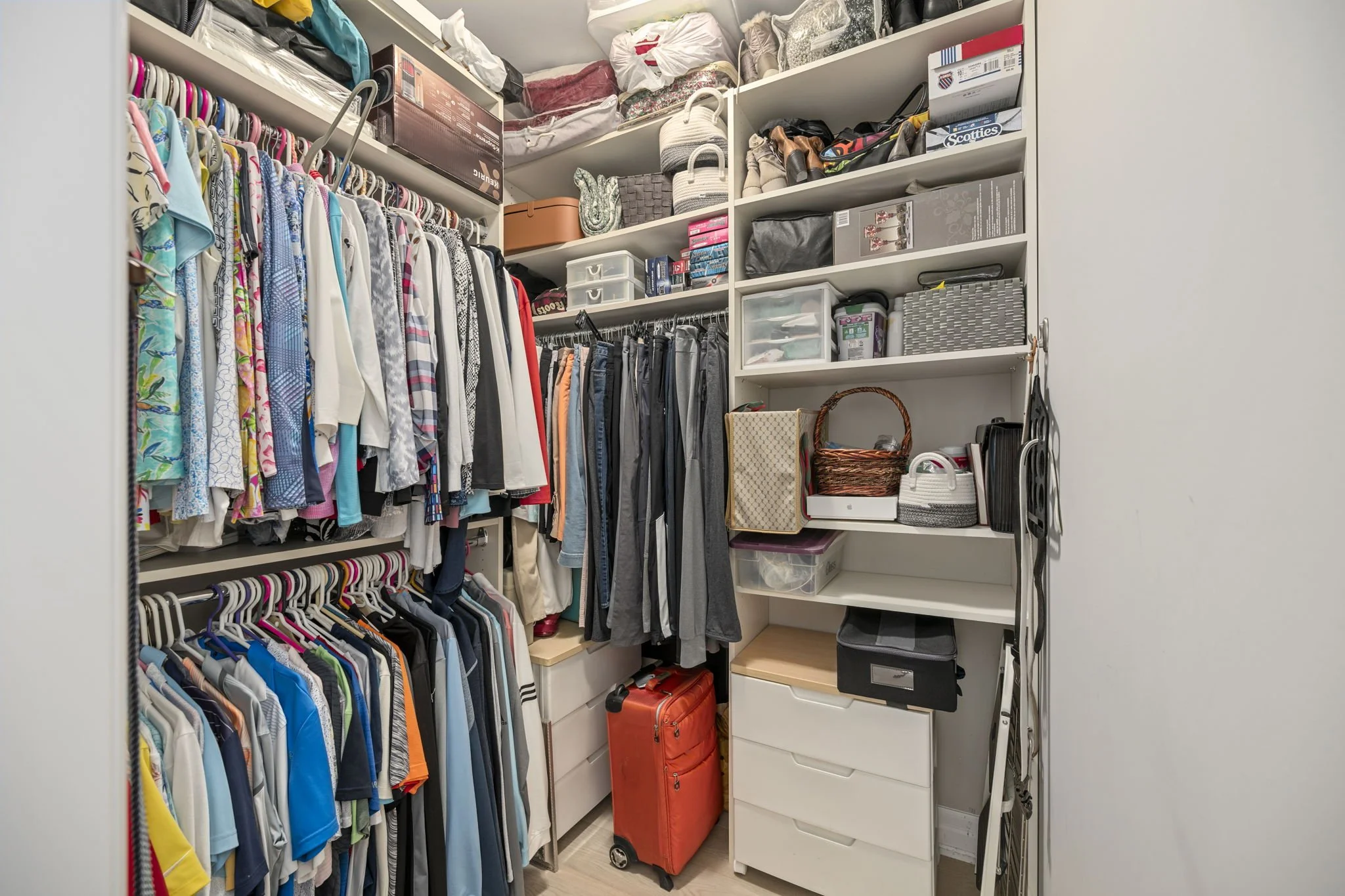 16-1304-240 Villagewalk Blvd-Kim Boyer-Your Butler Realty-DSC_6786.jpg