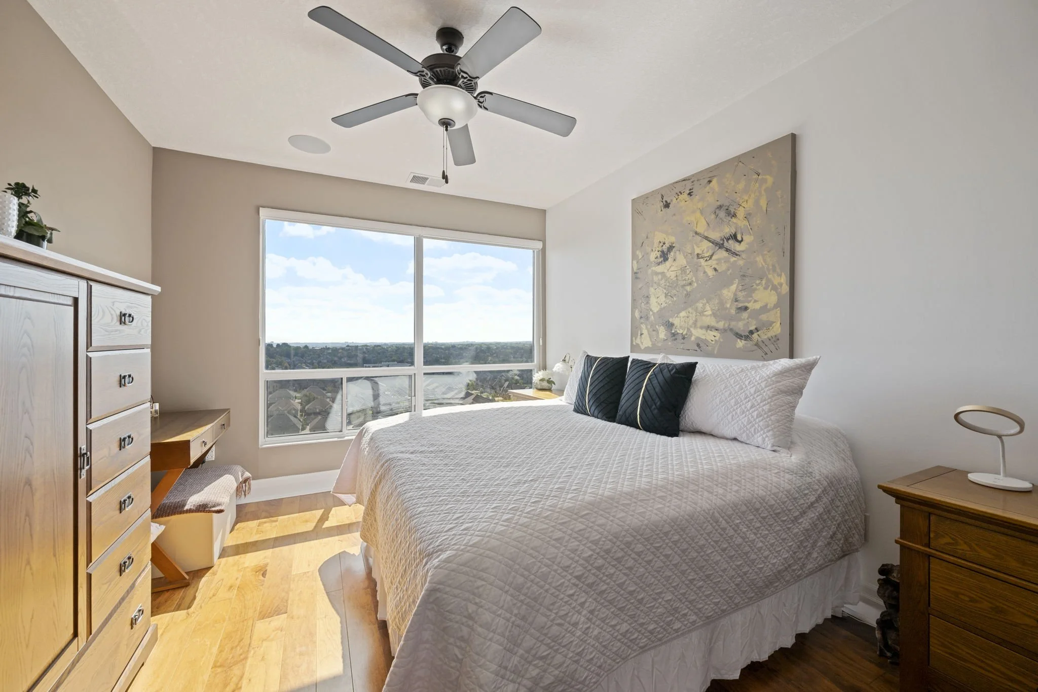 14--1303-240 Villagwalk Blvd-Kim Boyer-Your Butler Realty--DSC_3404.jpg