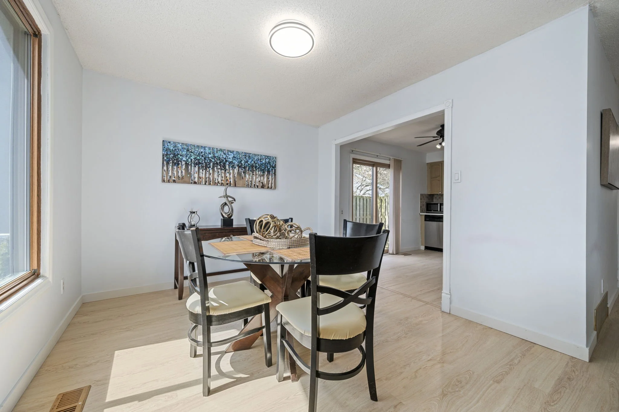 08-60 Brunswick Ave-London ON-Kim Boyer-Real Estate Agent-Your Butler Realty-DSC_9095.jpg