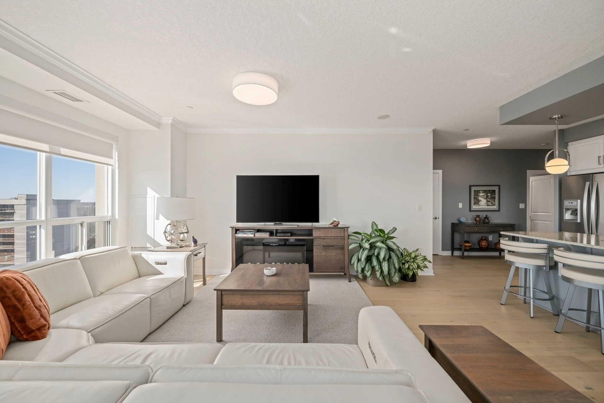 20-Renaissance II Condo Building-1708-330 Ridout St N-London ON-Kim Boyer-Your Butler Realty-DSC_1490.jpg