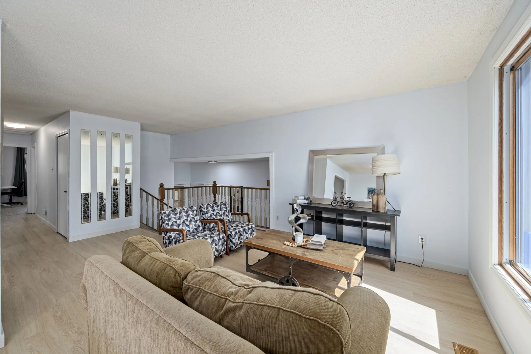 03-60 Brunswick Ave-London ON-Kim Boyer-Real Estate Agent-Your Butler Realty-DSC_9074.jpg