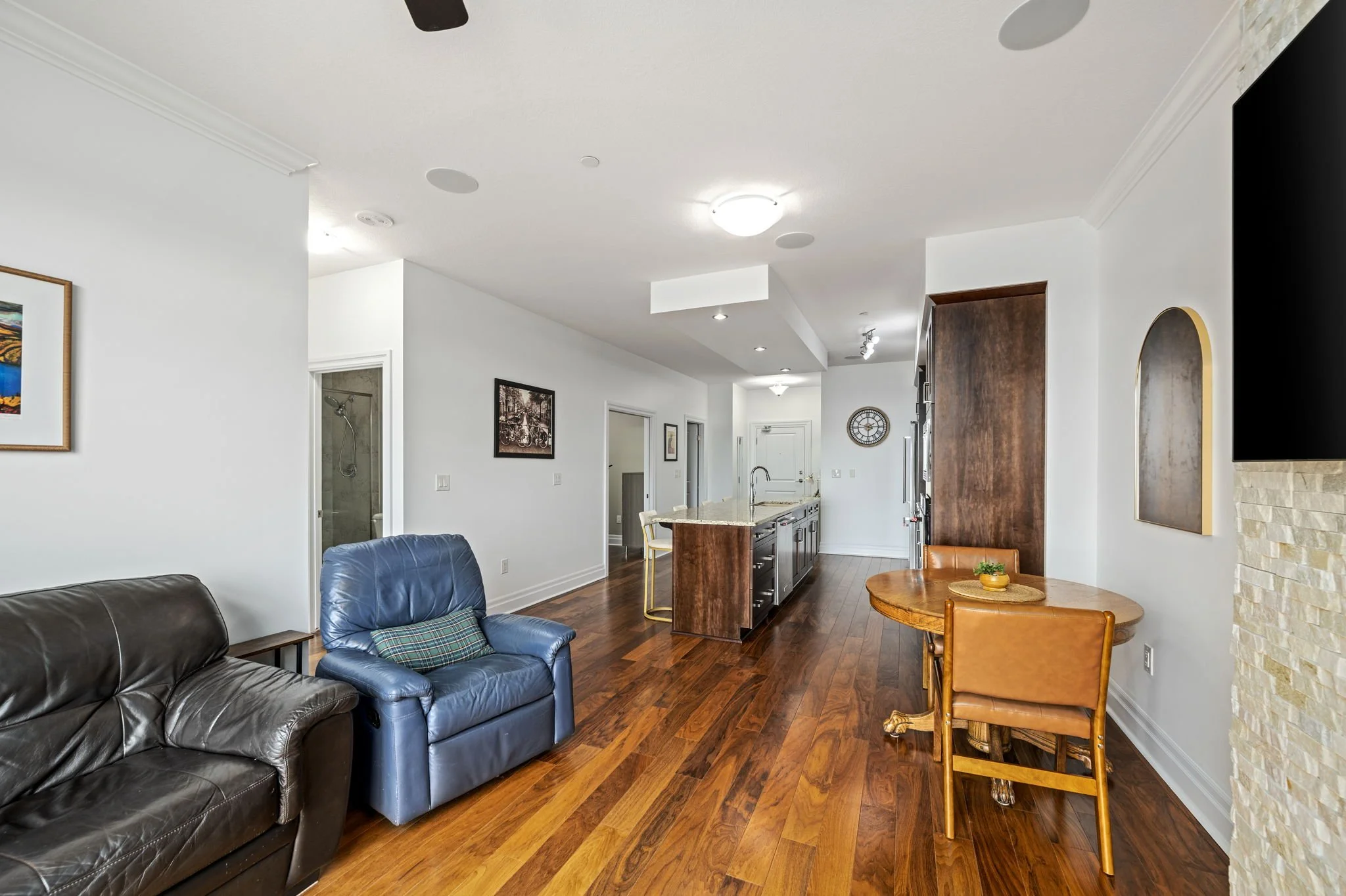 06-1303-240 Villagewalk Blvd-Kim Boyer-Your Butler Realty-DSC_0640.jpg