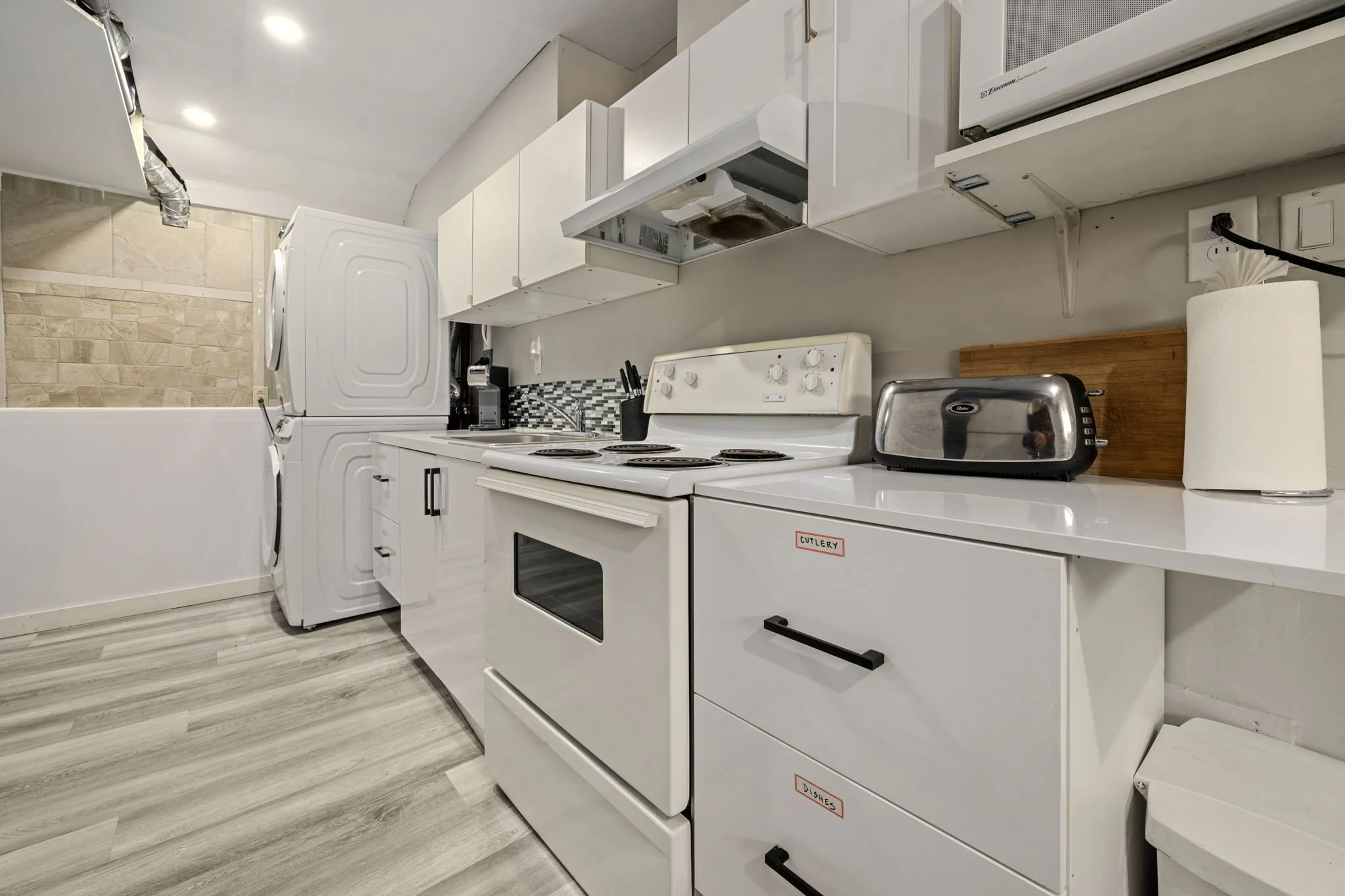 25-60 Brunswick Ave-London ON-Kim Boyer-Your Butler Realty-DSC_9183.jpg