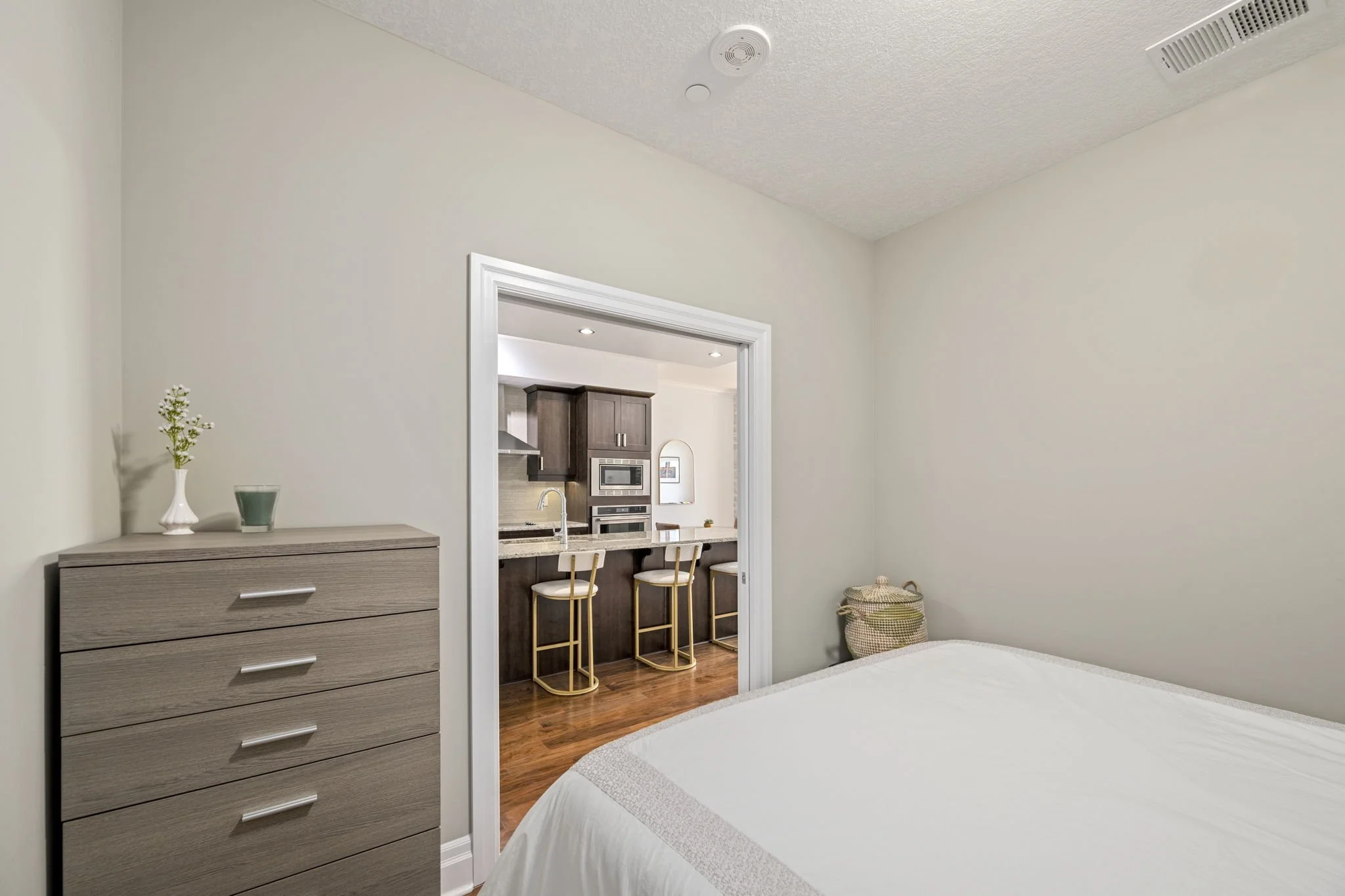 20-1303-240 Villagewalk Blvd-Kim Boyer-Your Butler Realty-DSC_0565.jpg