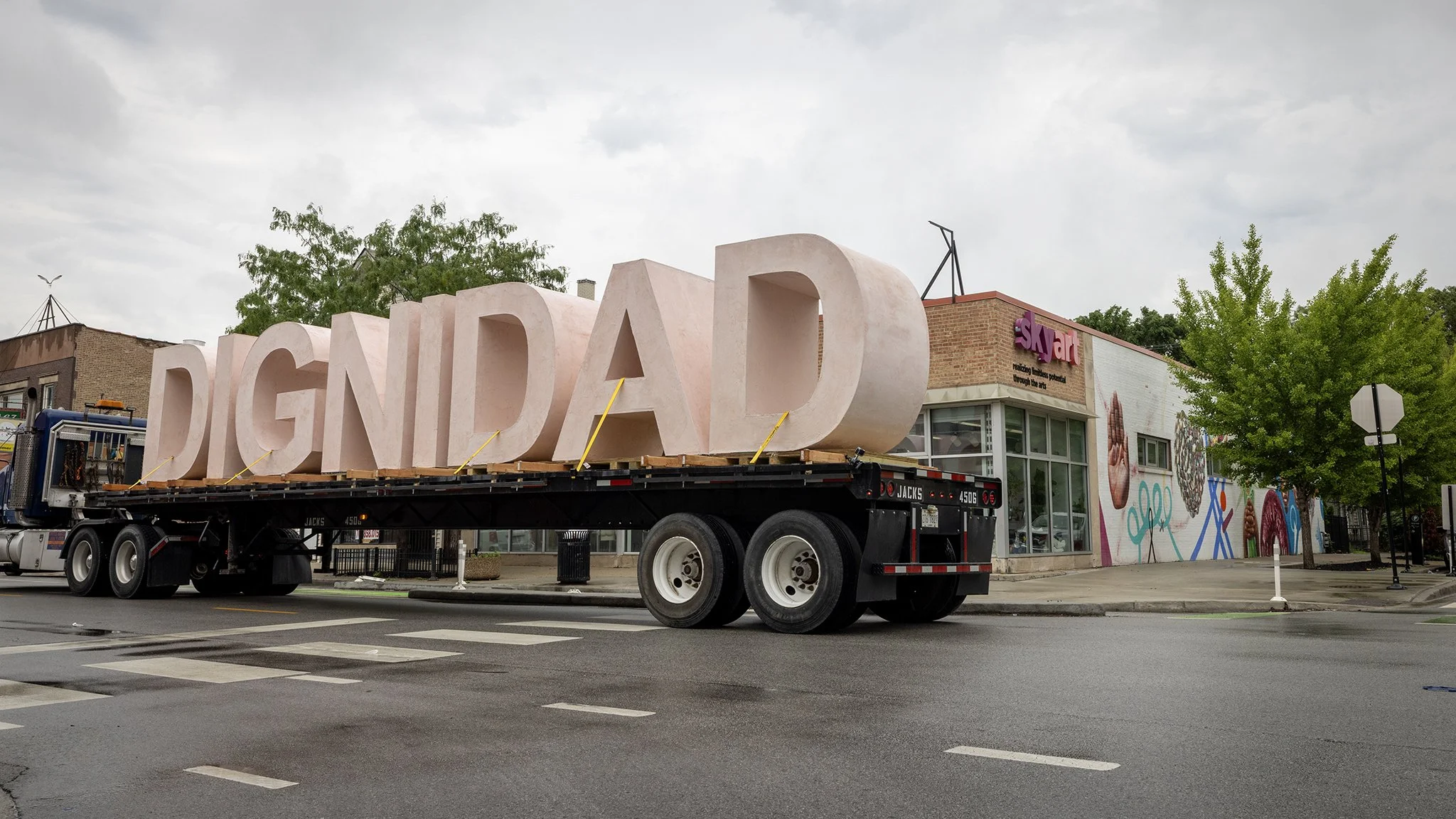 DIGNIDAD--Floating-Museum---Ivan-Argote---Carla-Acevedo-Yates--Drift-to-SkyArt--2026--Photo-Eric-Perez--001-web.jpg