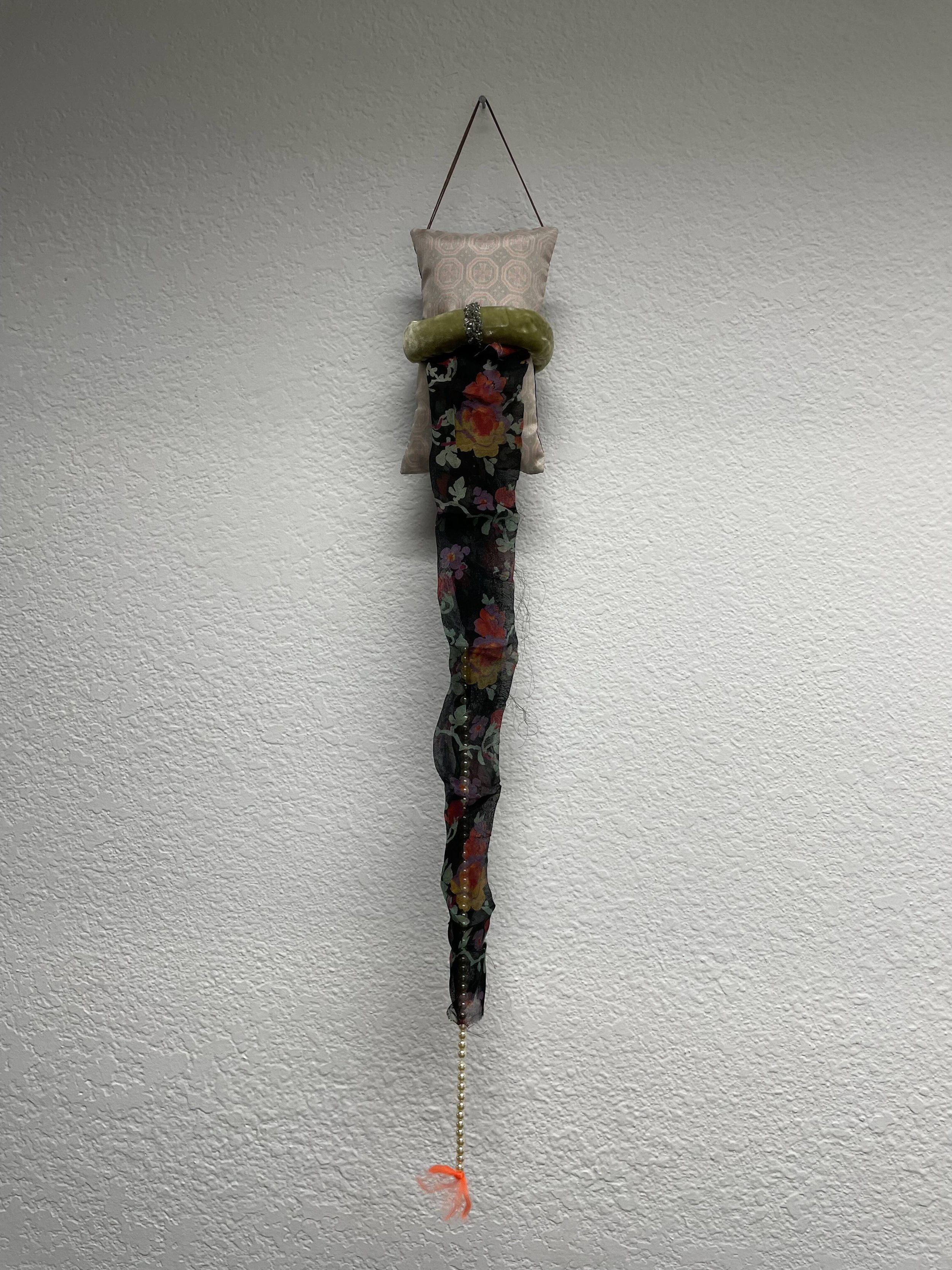 Dress Up Hanging Pillowette