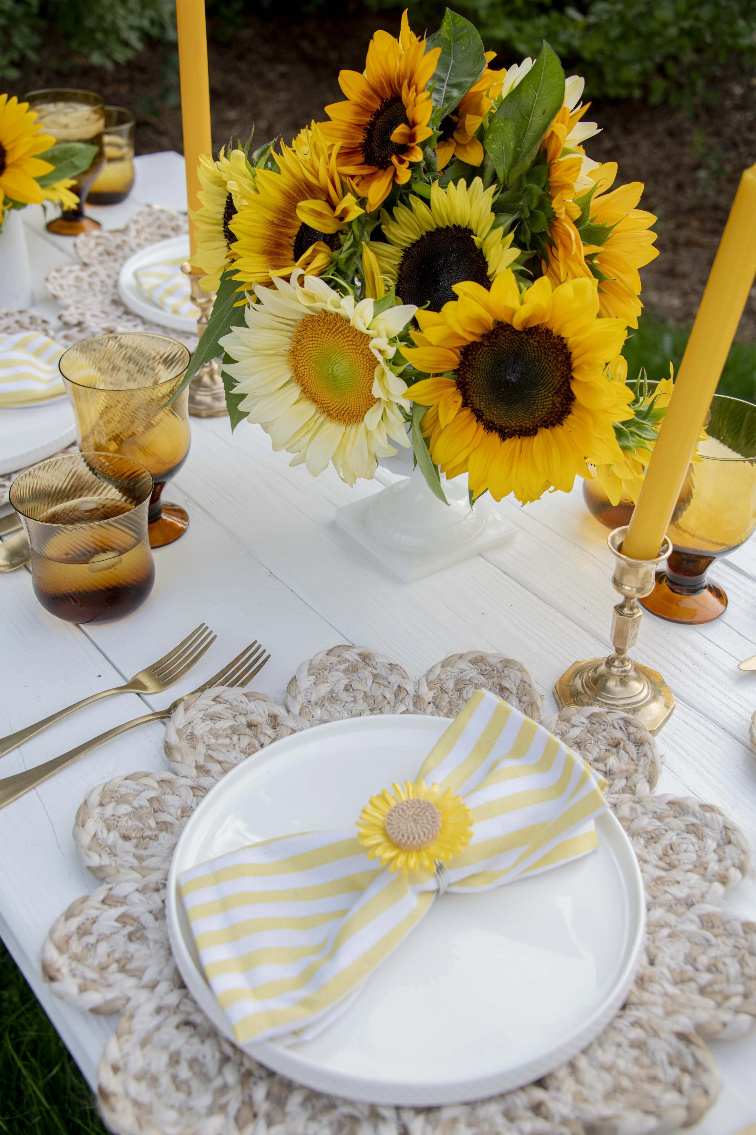 Casual Sunflower Dinner