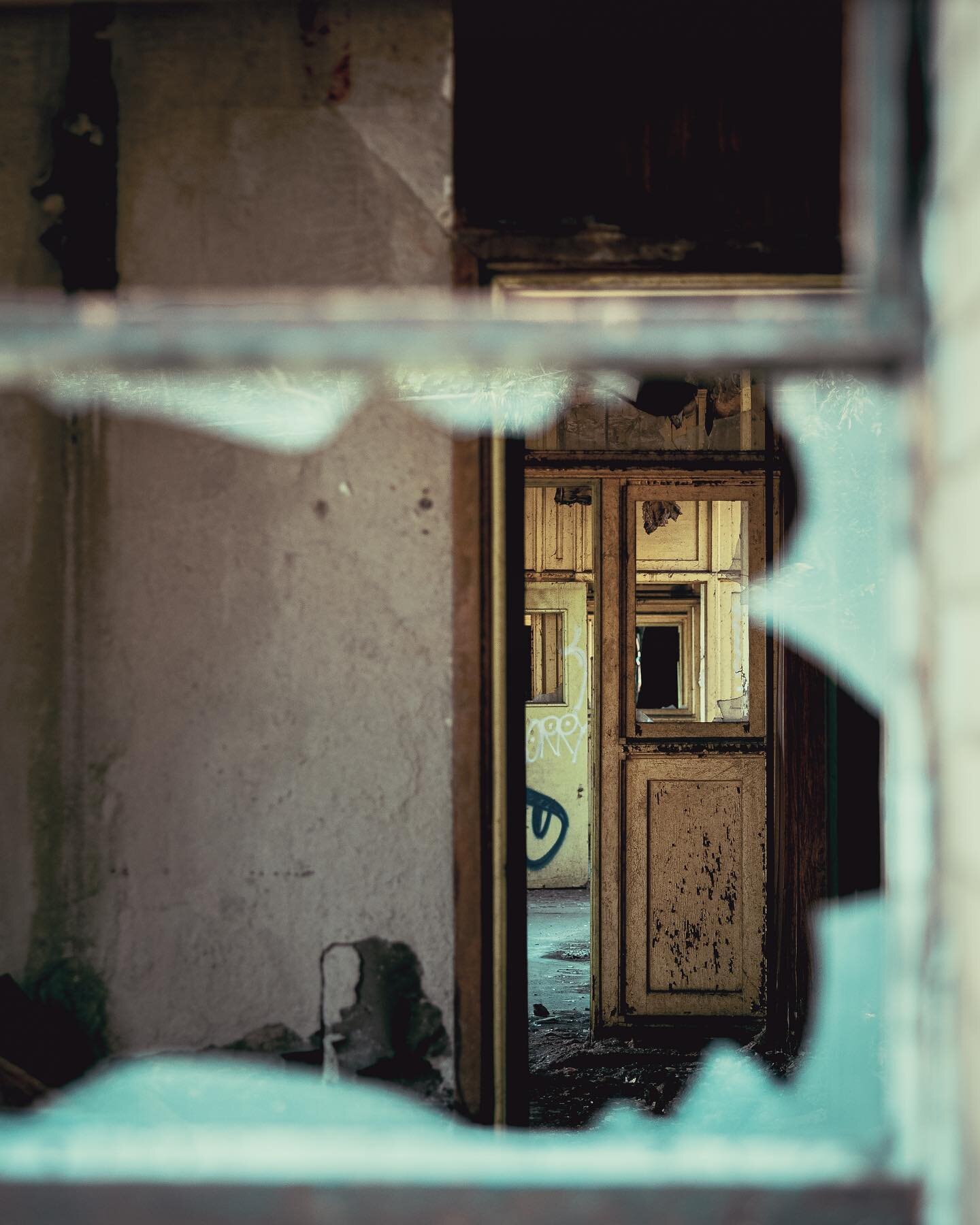 Frames within frame&hellip;

Gary, Indiana ~ July, 2021

#abandoned #abandonedplaces #abandonedindiana #alongthesouthshore #nwiphotographer #factory #garyindiana