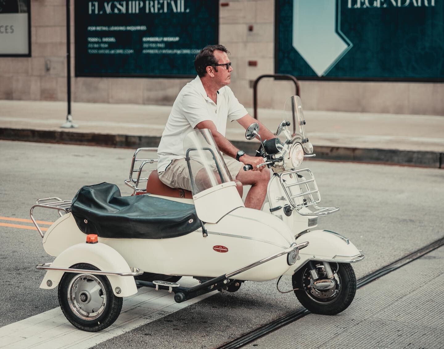 The Road Warrior

Chicago ~ July, 2021

#streetphotographersfdn #streetphotographersmagazine #chicago #chicagostreetphotography #streetphotographerscommunity #ourstreets #scooter #vespa #nwiphotographer