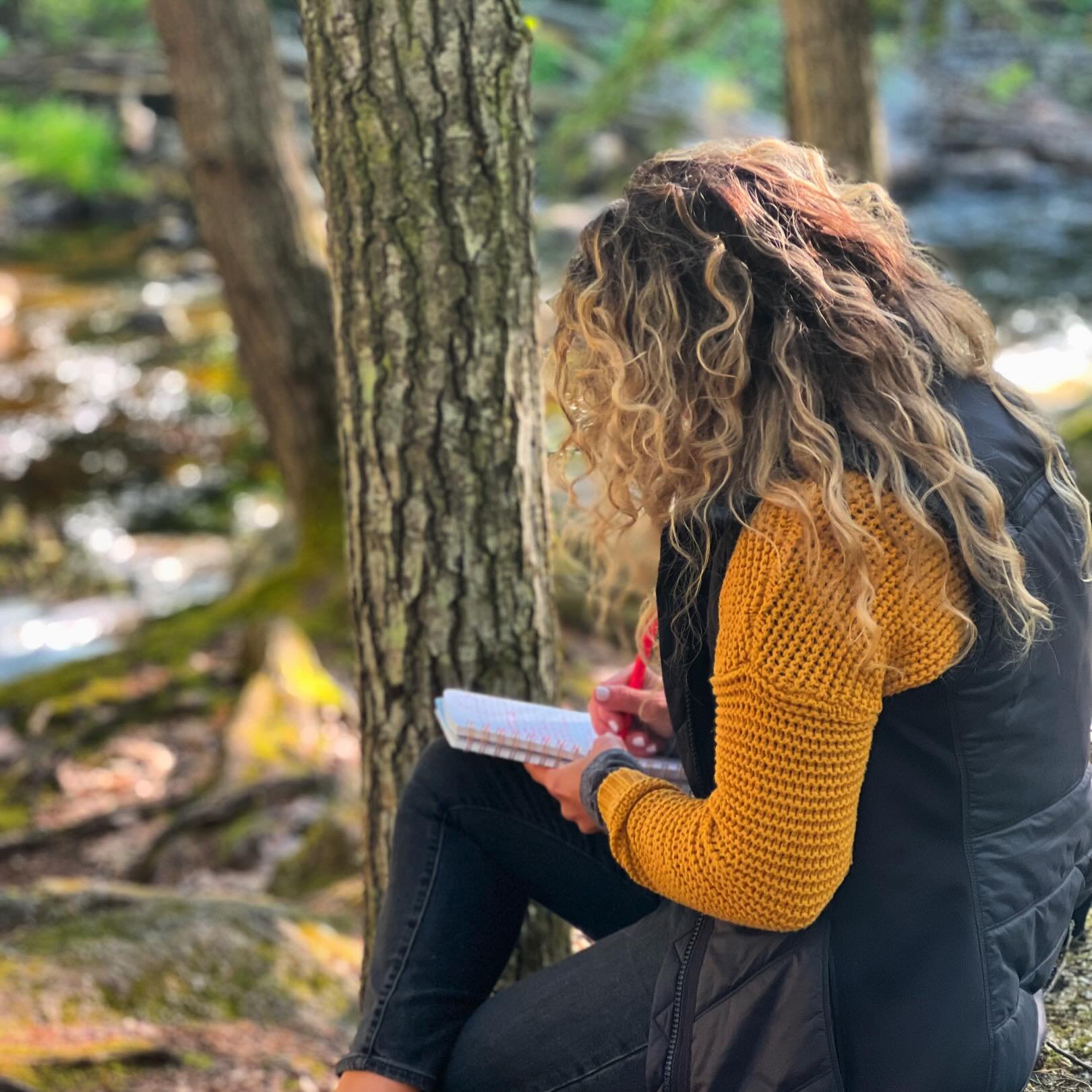 We love this stunning snapshot from one of our past retreat participants! After a serene walking meditation by the river, she found a moment of stillness to journal. ✨ 

How often do we pause in our busy lives to truly connect with ourselves? Our ret