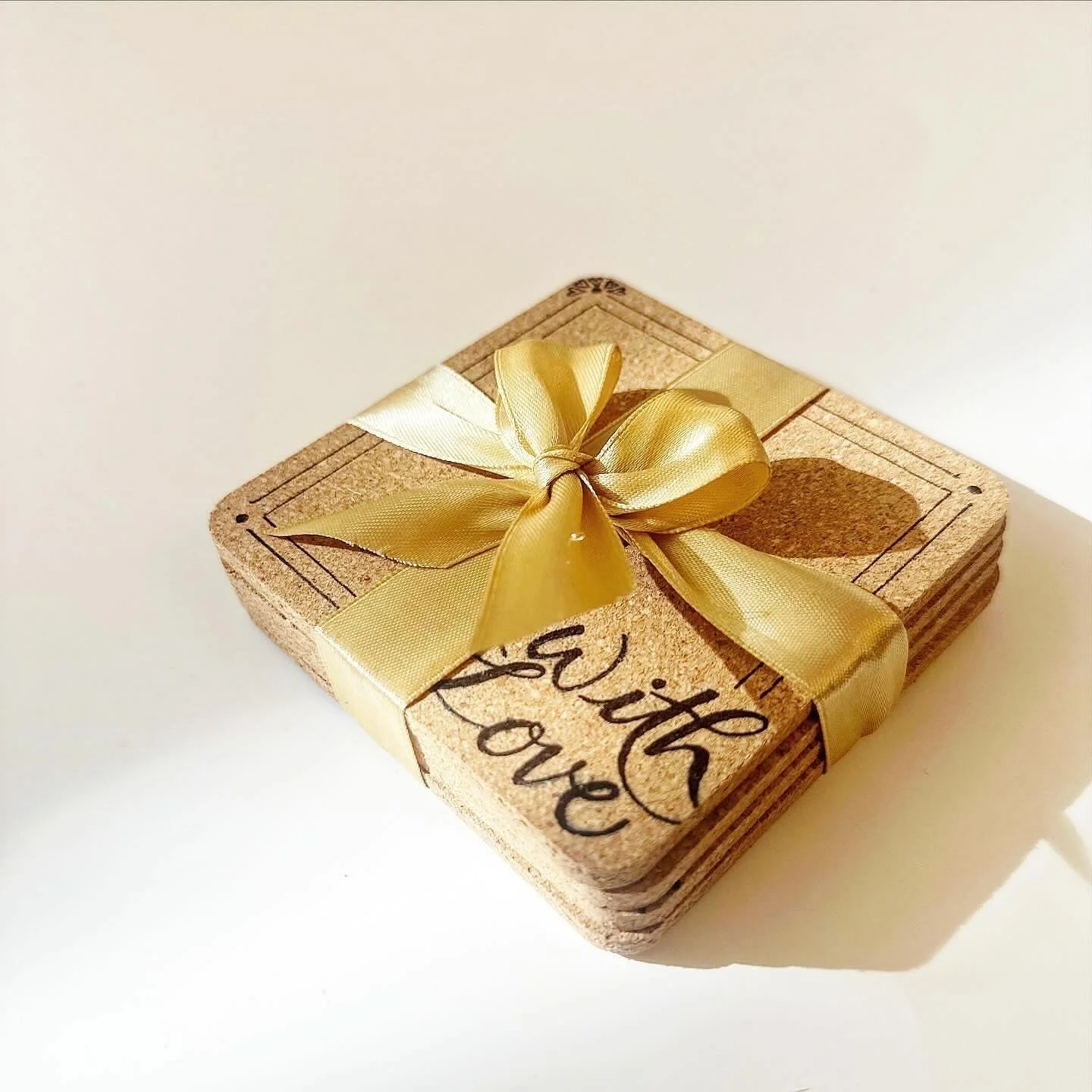 Personalized coasters make the perfect souvenir to take back to Taiwan 🍵

.
.
.
.
.
.
.

#creativemuslimwomen #letteringartist #luxurylettering #torontocalligraphy #torontocalligrapher #torontoartist #torontoengraving #torontoevents #eventartist #mo