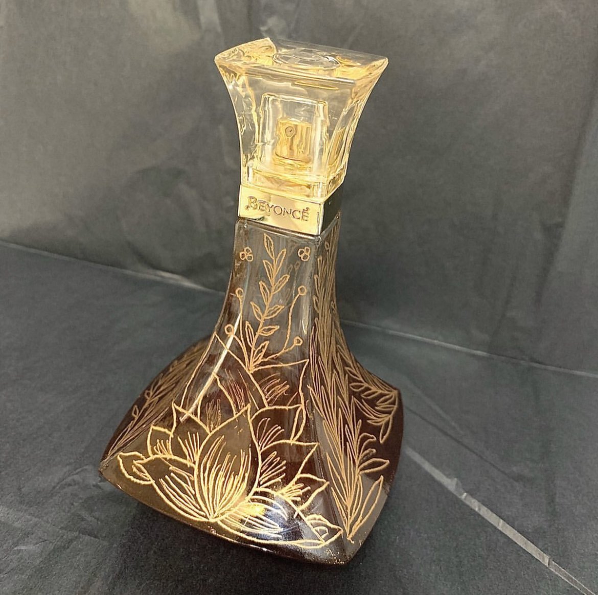 Toronto_Calligraphy_Engraving_Beyonce_Perfume.jpeg