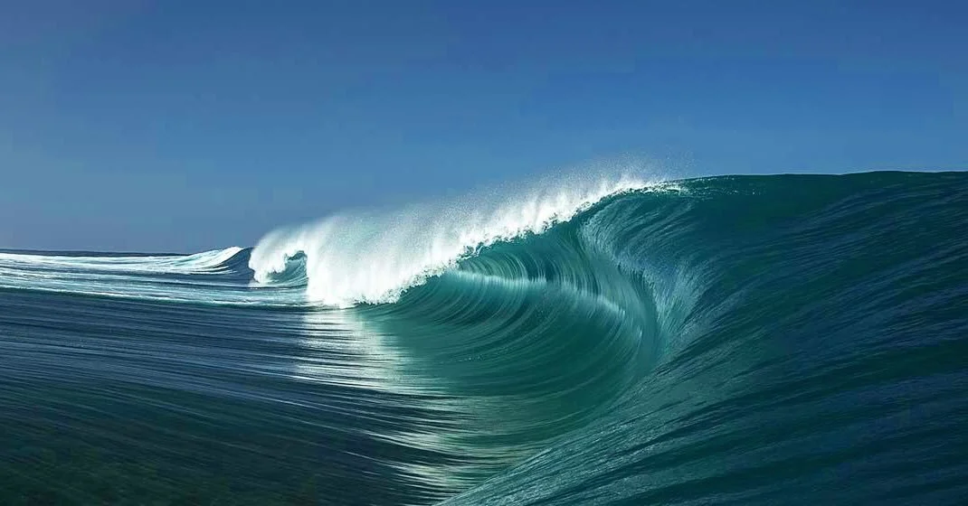 &ldquo;I ni&rsquo;a i te Pererure, te vahine mana&rsquo;o &mdash; Vehiatua, ite mata&rsquo;i&rdquo;

&ldquo;Above the Pererure wave, the woman of resolve &mdash; Vehiatua, child of the winds.&rdquo;

📸 Ben Thouard