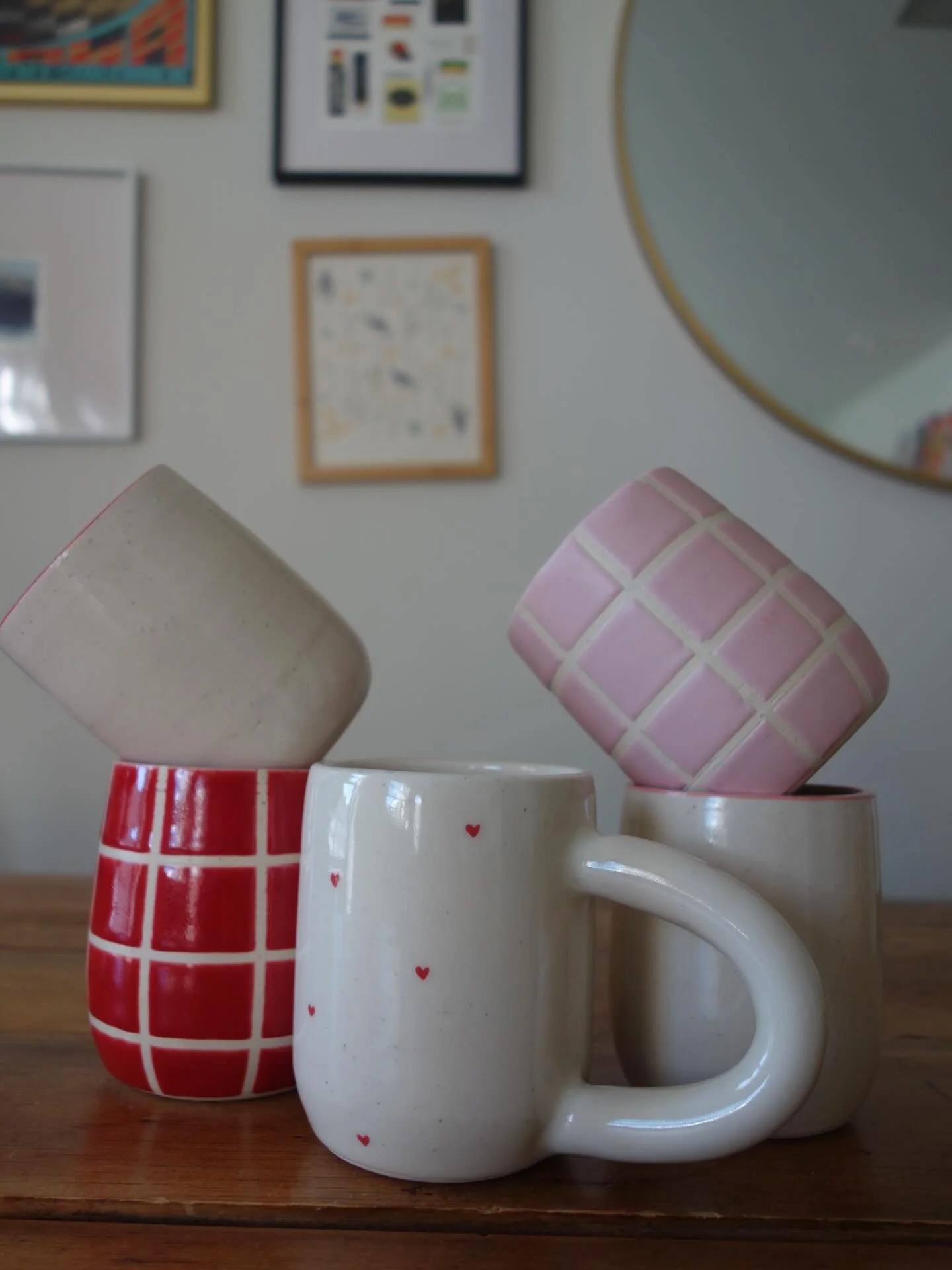 💕Valentine&rsquo;s Day pieces are here💕
Handmade cups and mugs in reds and pinks, now live on my site. 10% donated to the Immigrant Defense Project.
⚡️Brooklyn local pickup available (code HINEIGHBOR!).