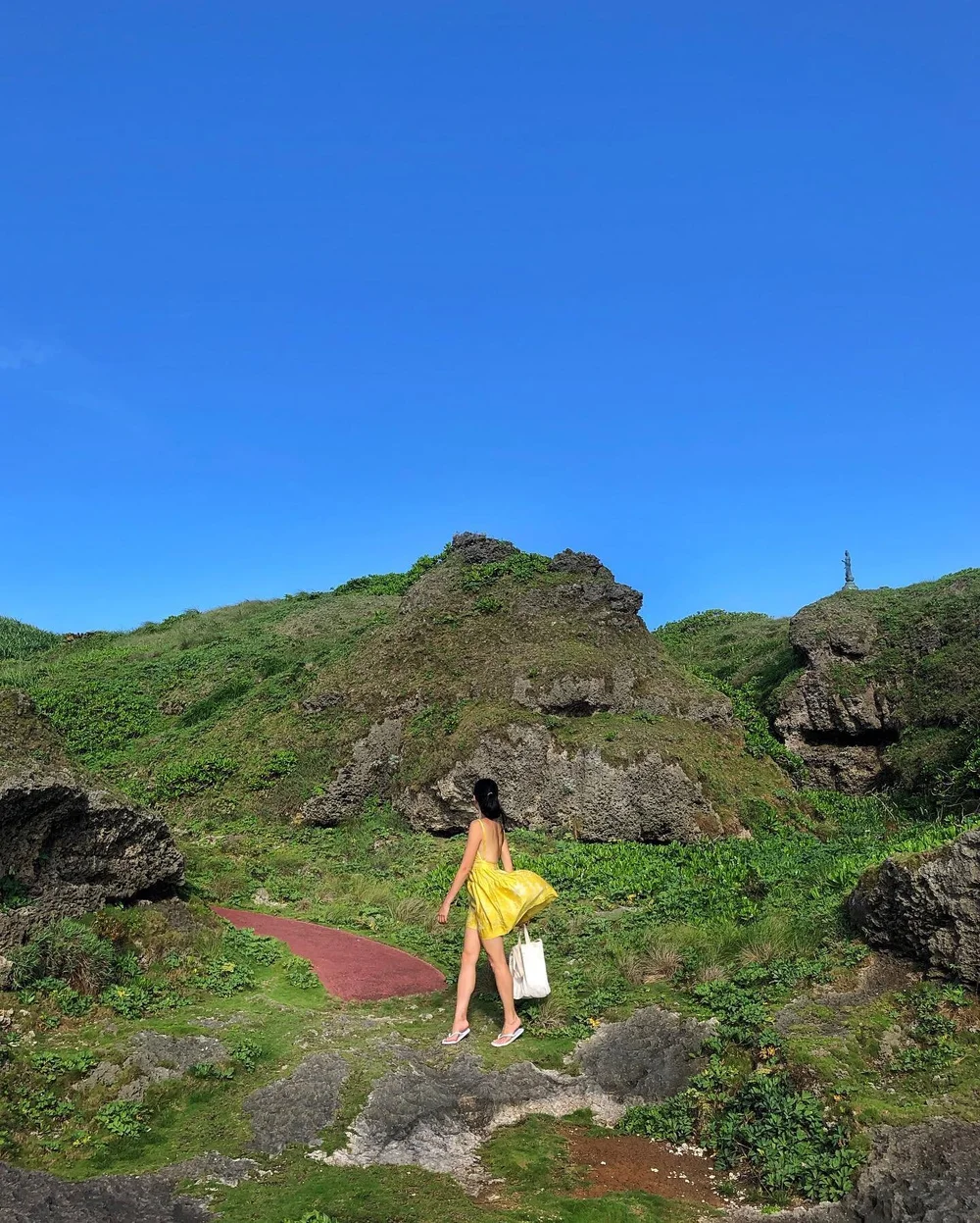 🍃TOKUNOSHIMA 🌟Dreaming of adventures this Monday morning of tropical islands 🌴 here&rsquo;s hoping for some sunshine to finally kickstart this years summer! 🙏🏻
&bull;
&bull;
🤗 PS. Hope you&rsquo;ve read the blog updates! If not, go do so and I&