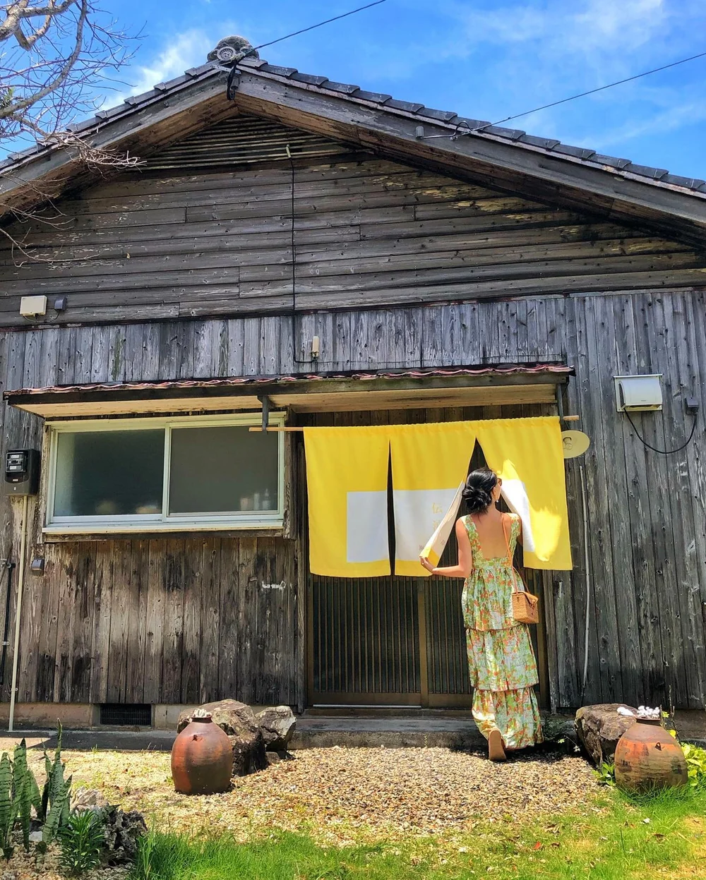 🌟 KOMINKA SEA TURTLE 🐢 the sweetest kominka to have as your base as you explore Tokunoshima island 🍃 
&bull;
&bull;
🌟 I, of course was going to choose the property that was called Sea Turtle with access to a secluded private beach and the possibi